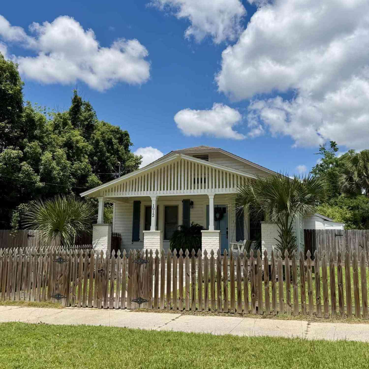 Homes For Sale - 1012 E Strong St<br/> Pensacola, FL 32501
