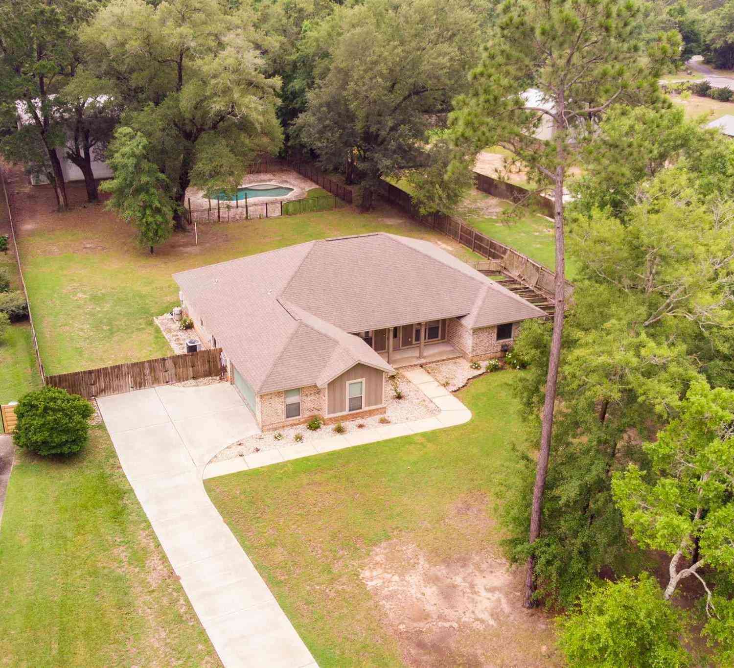 Homes For Sale - 3177 Wallace Lake Rd<br/> Pace, FL 32571