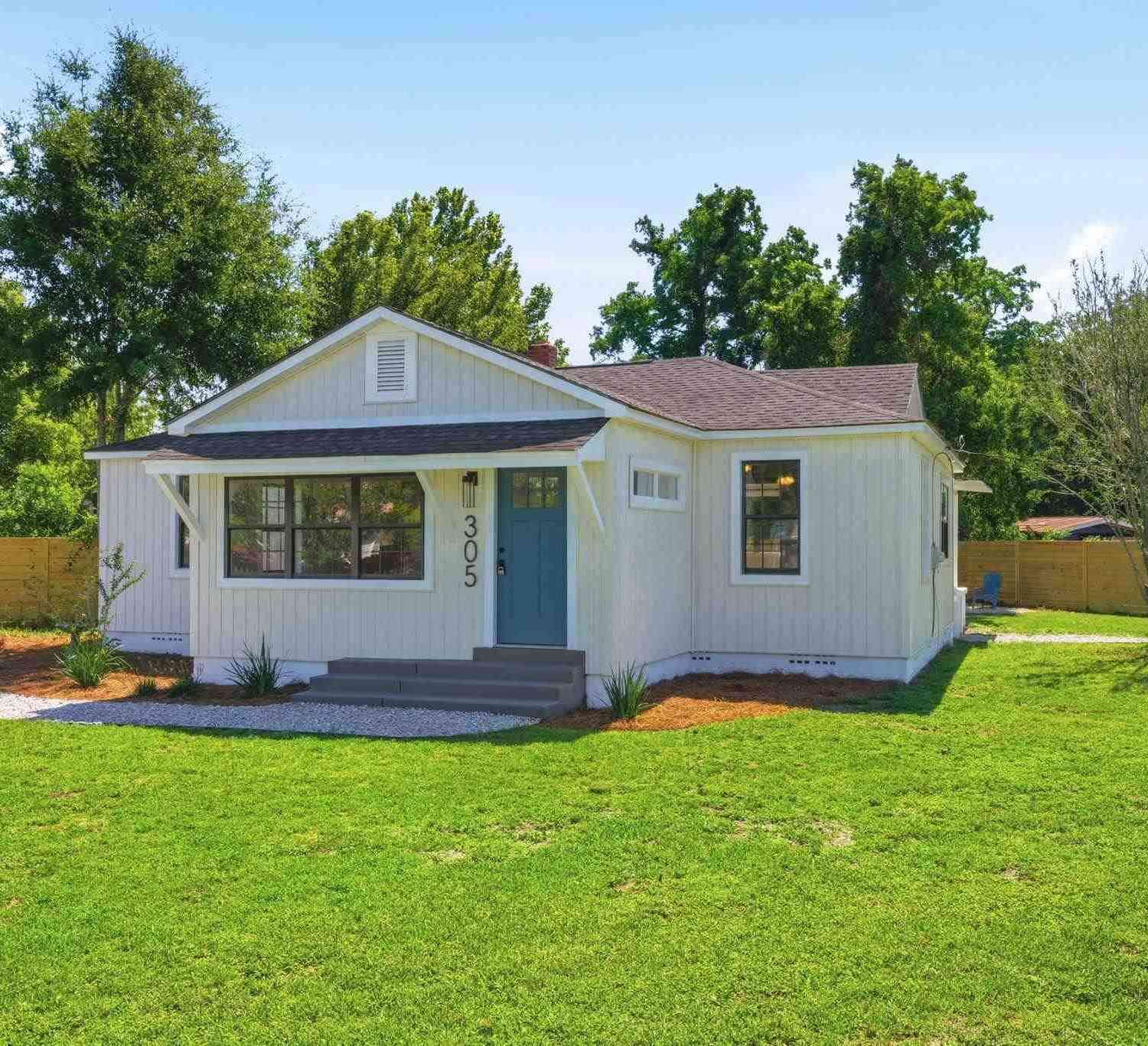 Homes For Sale - 305 Greve Rd<br/> Pensacola, FL 32506