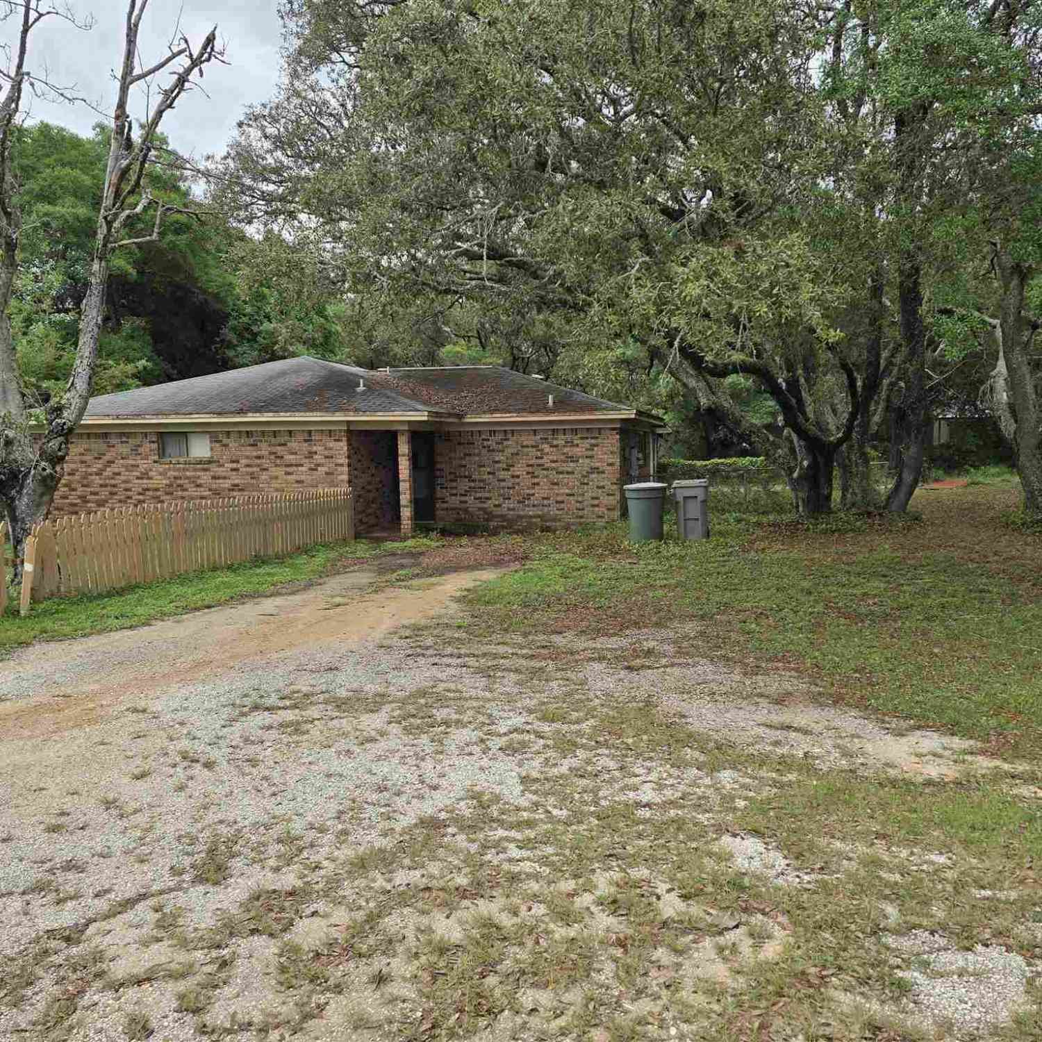 Homes For Sale - 5802 Winifred Ave<br/> Pensacola, FL 32507