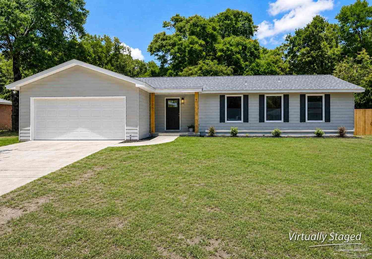 Homes For Sale - 5141 Westport Dr<br/> Milton, FL 32571
