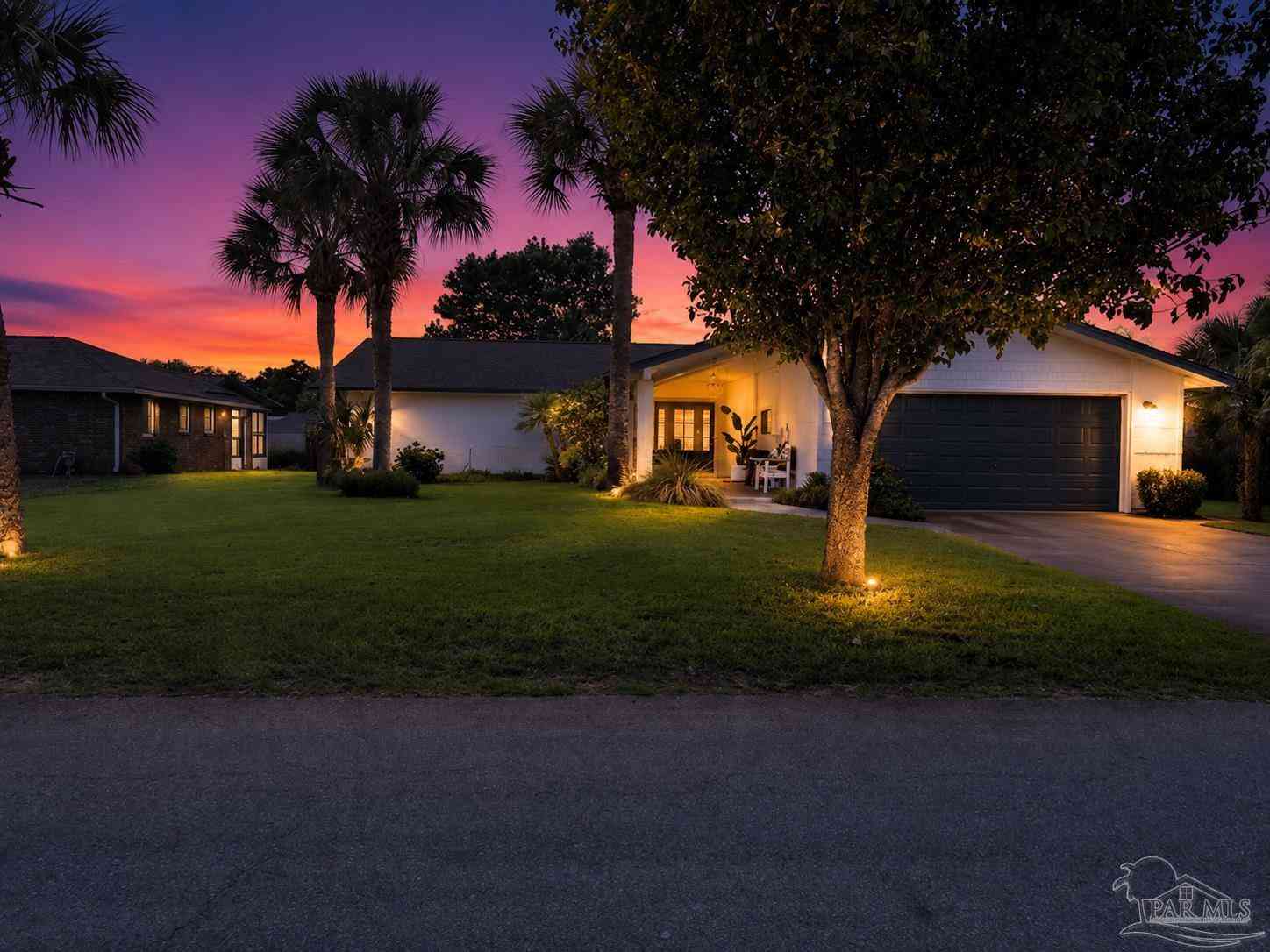 Homes For Sale - 1143 Park Ln<br/> Gulf Breeze, FL 32563