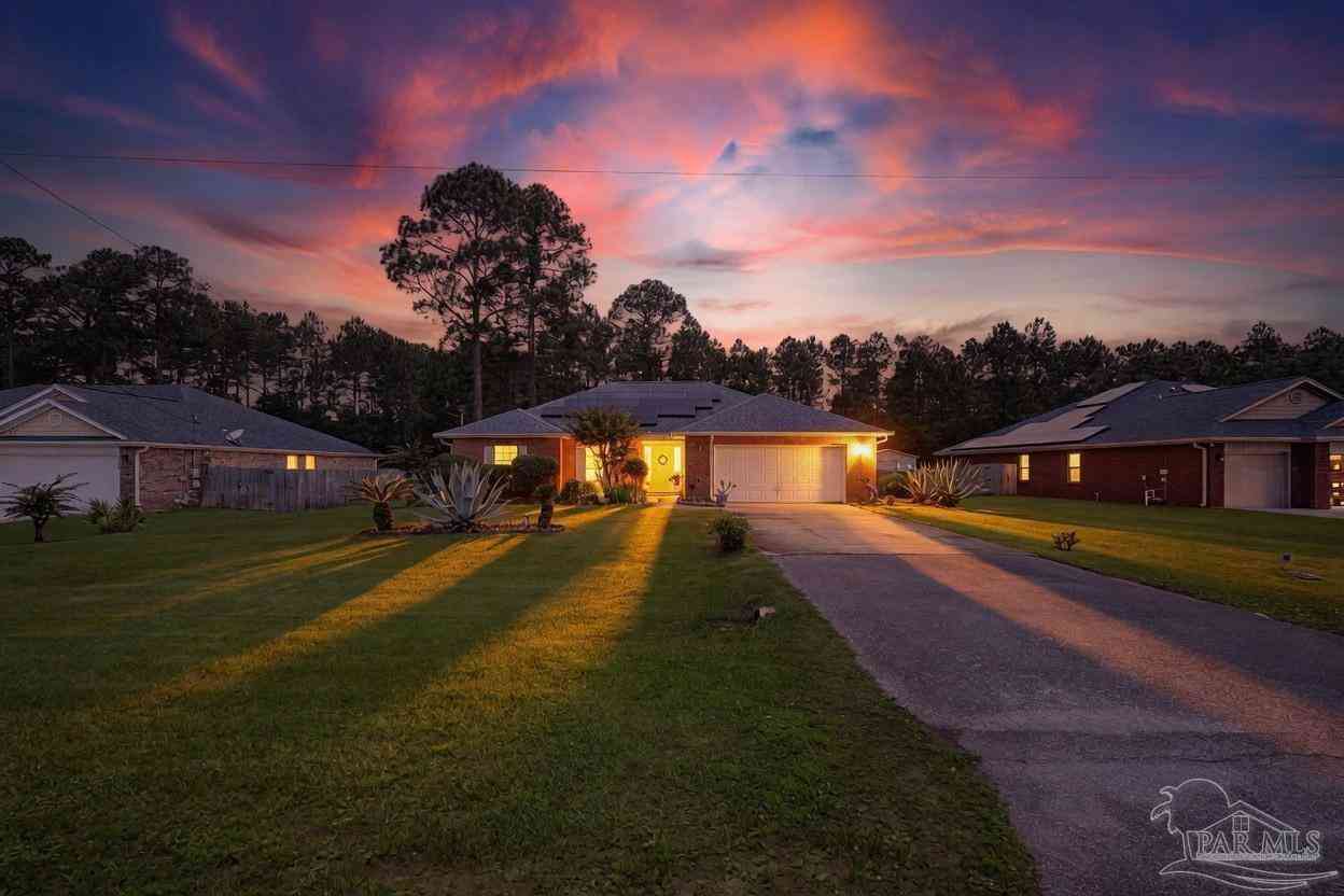 Homes For Sale - 7654 Manatee St<br/> Navarre, FL 32566