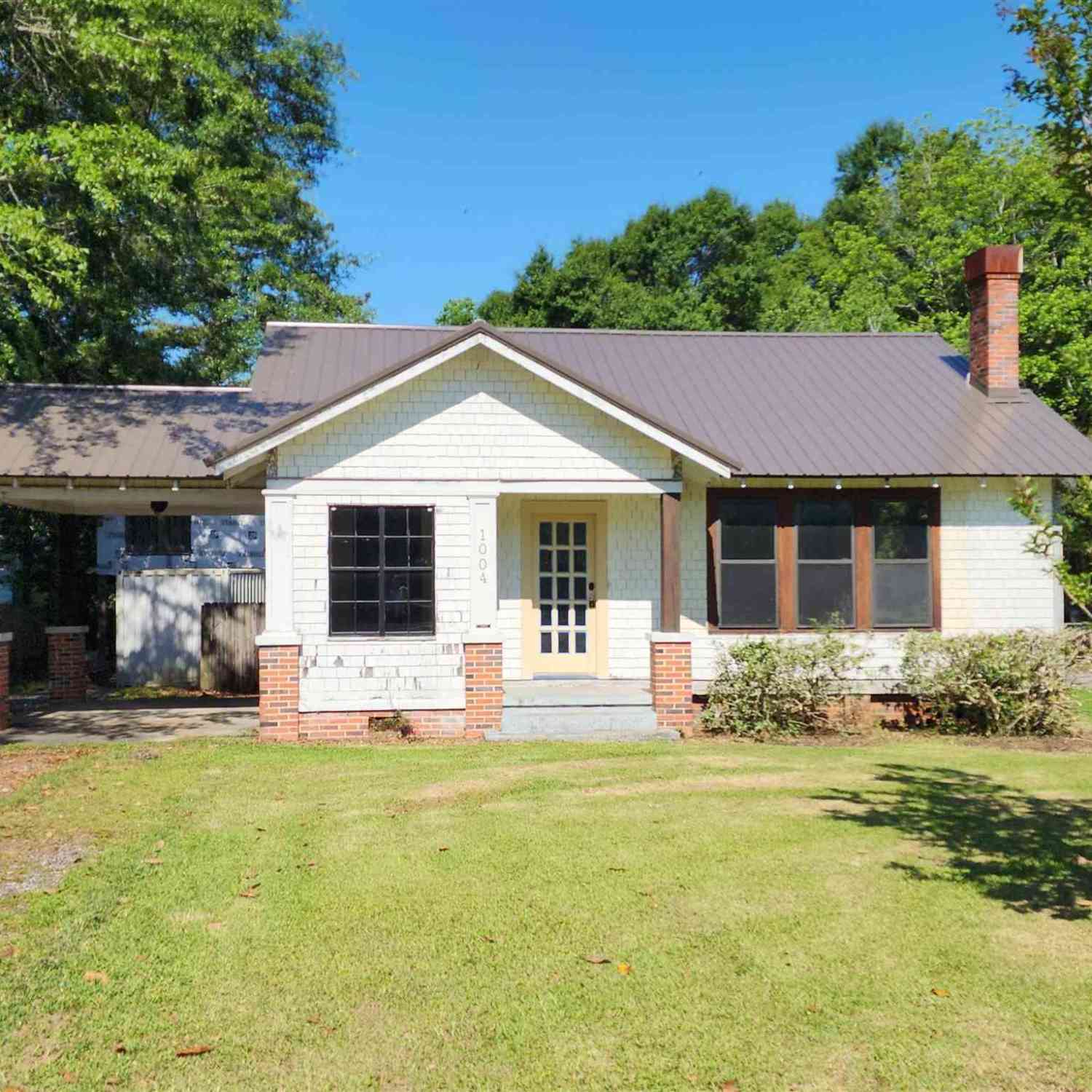 Homes For Sale - 1004 S Pensacola Ave<br/> Atmore, AL 36502