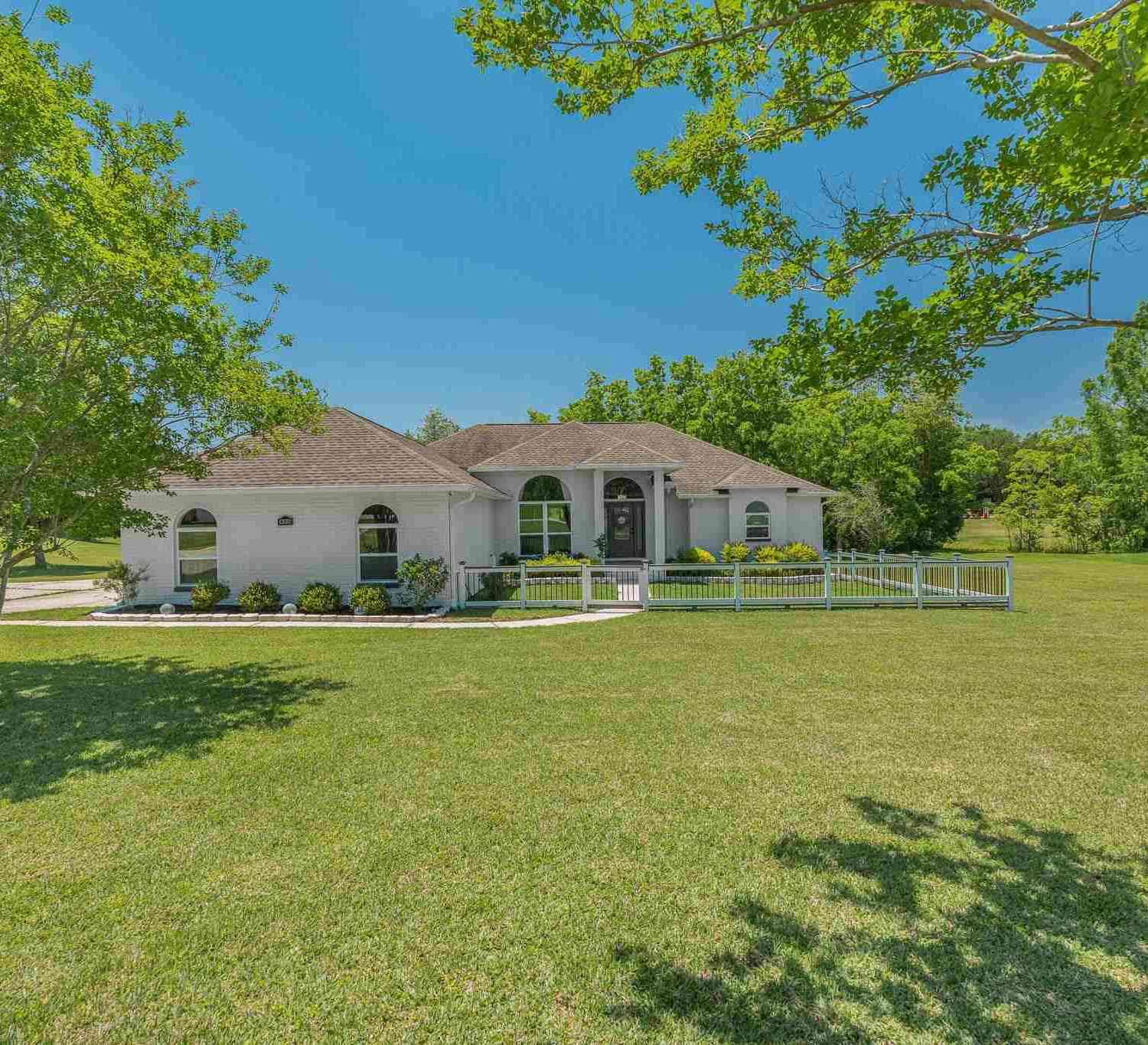 Homes For Sale - 435 Meander Ln<br/> Cantonment, FL 32533