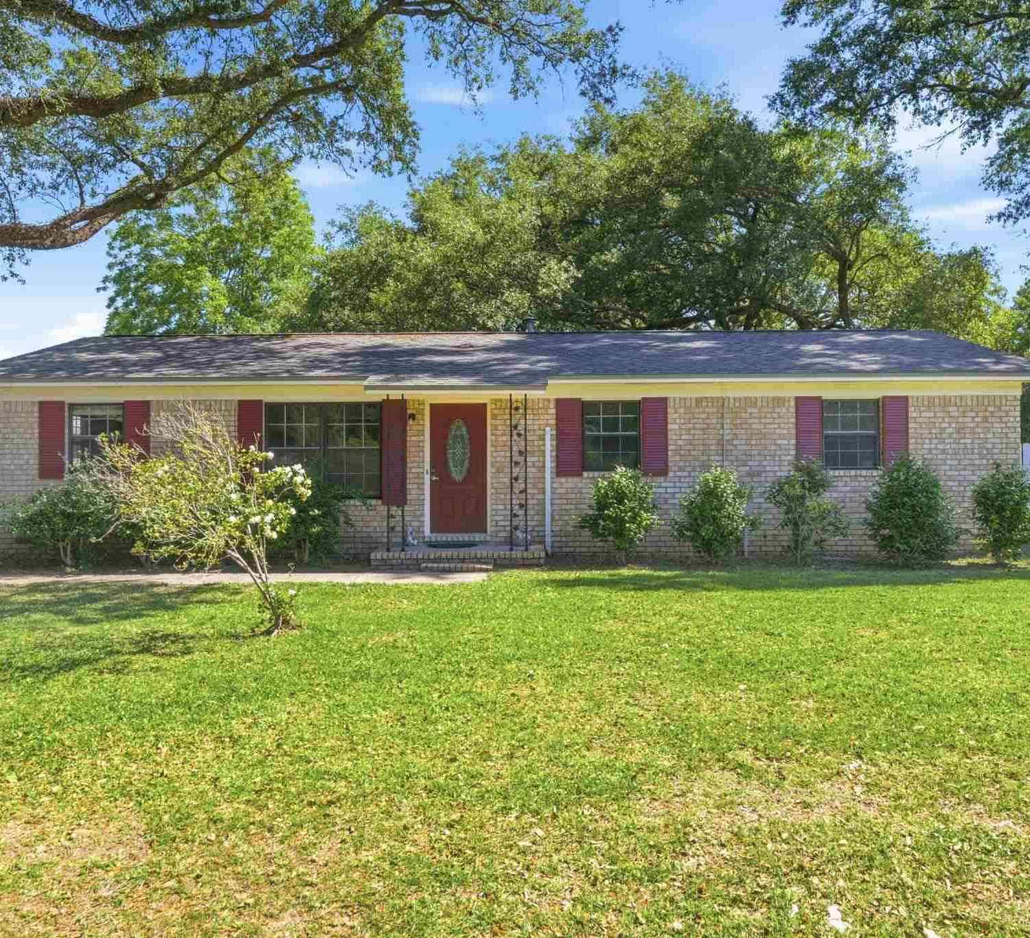 Homes For Sale - 7580 Mobile Hwy<br/> Pensacola, FL 32526