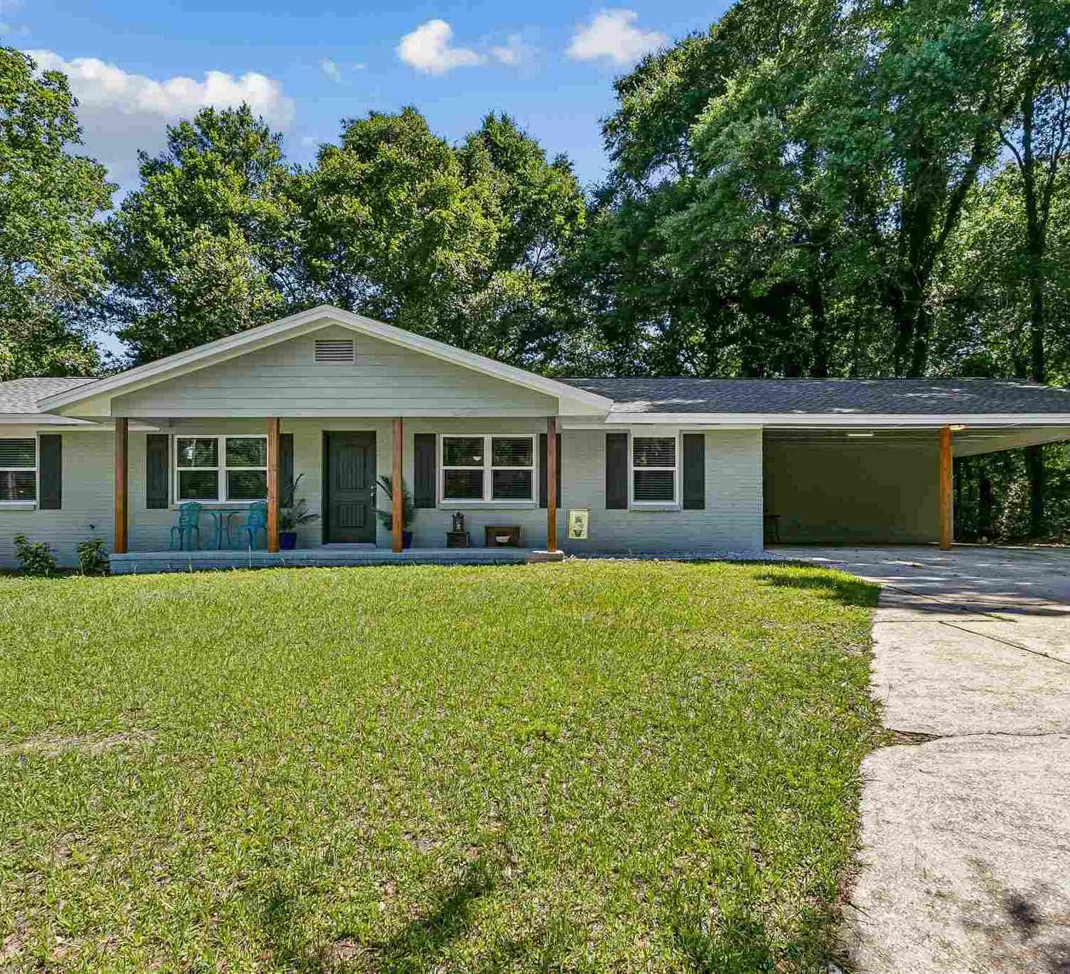Homes For Sale - 2120 Bovary Ct<br/> Pensacola, FL 32504