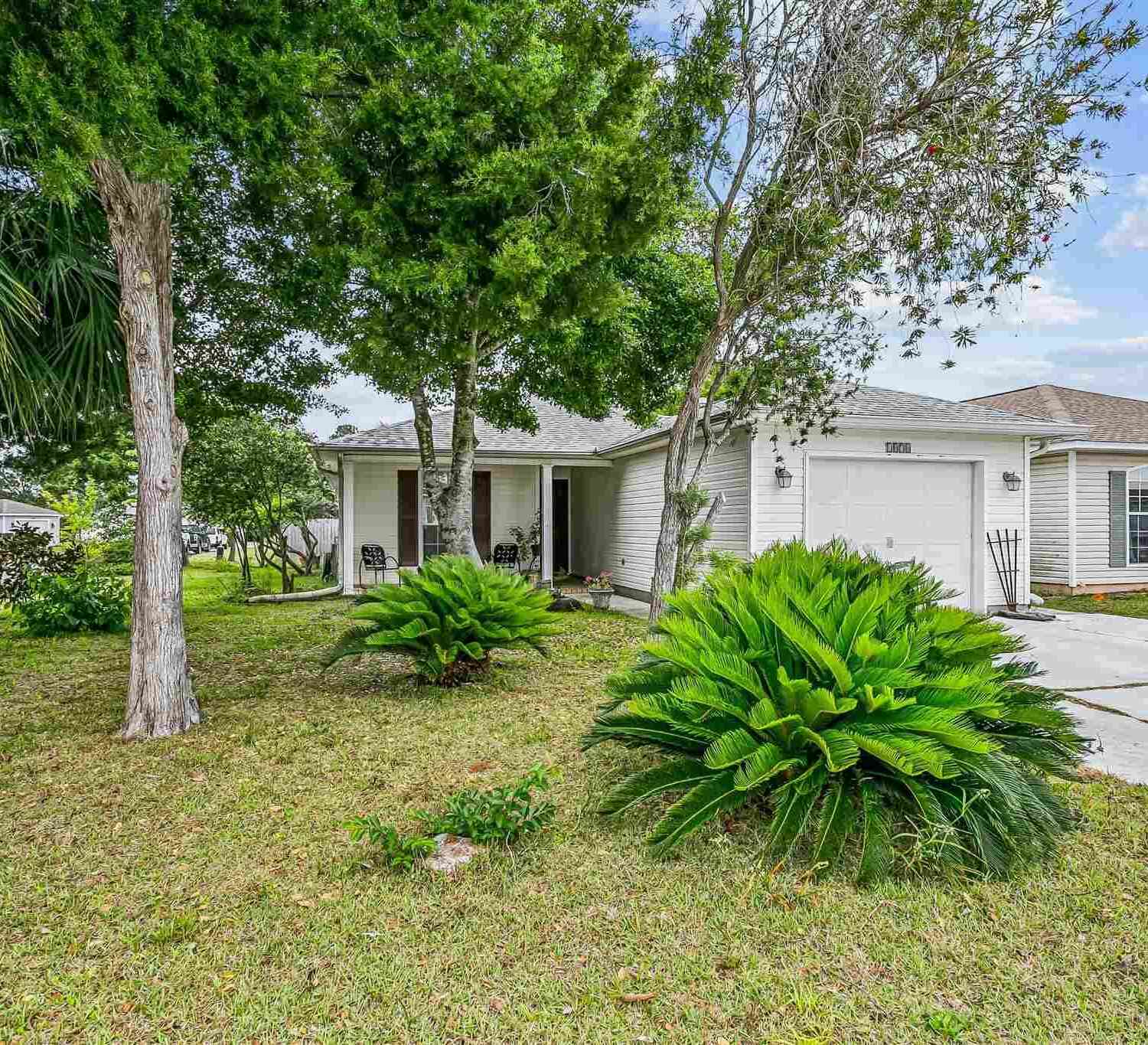 Homes For Sale - 1878 Vineyard St<br/> Navarre, FL 32566