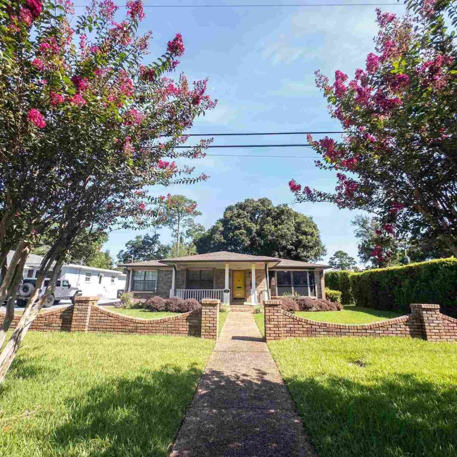 Homes For Rent - 1660 E Hayes St<br/> Pensacola, FL 32503