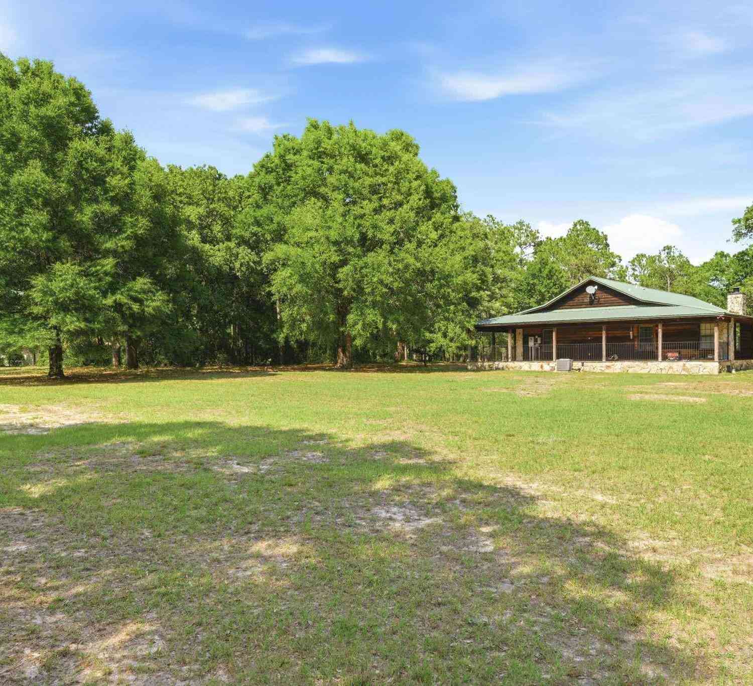 Homes For Sale - 4989 Steamboat St<br/> Milton, FL 32583