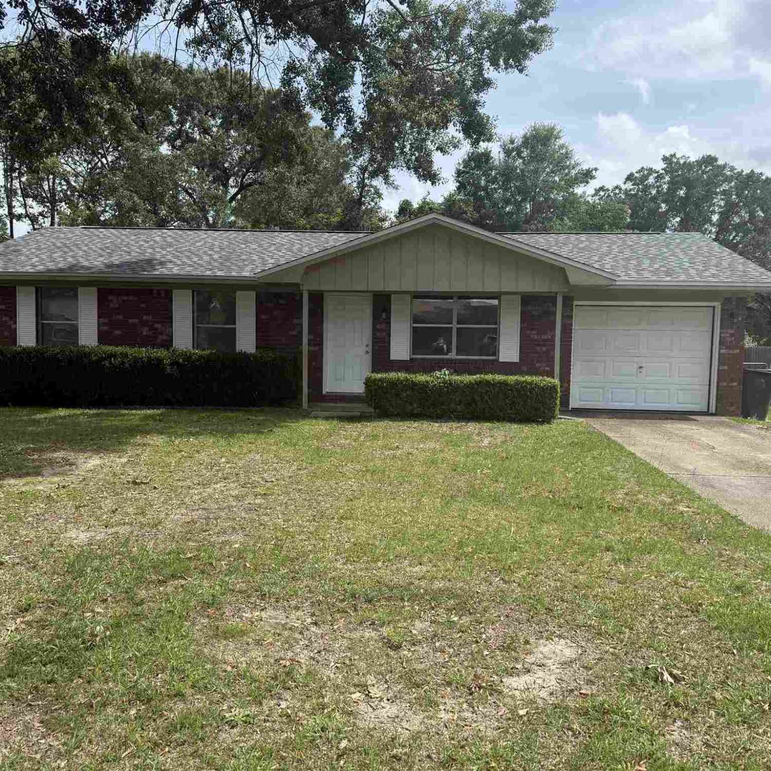 Homes For Rent - 321 Forest Hills Dr<br/> Pensacola, FL 32533