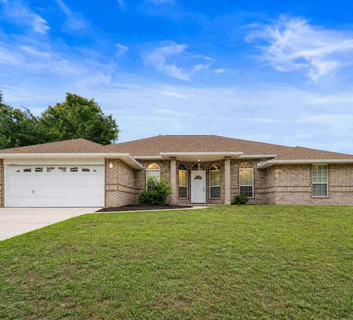 Homes For Sale - 7010 Plank Dr<br/> Pensacola, FL 32526