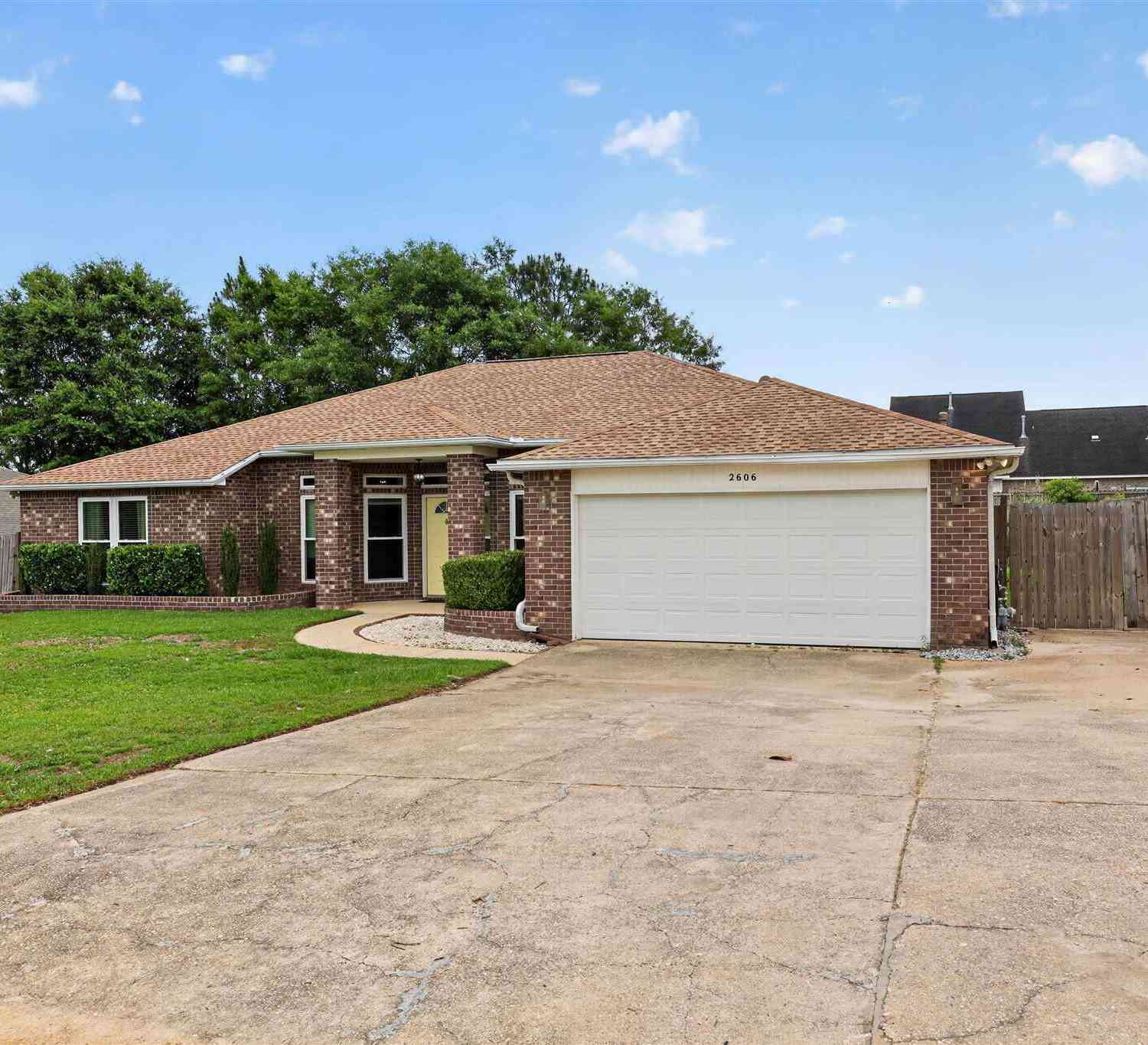Homes For Sale - 2606 Youngwood Ln<br/> Cantonment, FL 32533