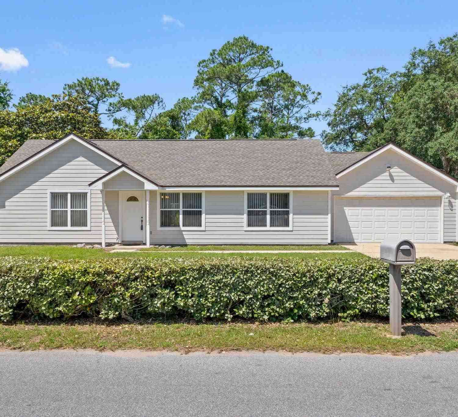 Homes For Sale - 1929 Williams Creek Dr<br/> Navarre, FL 32566