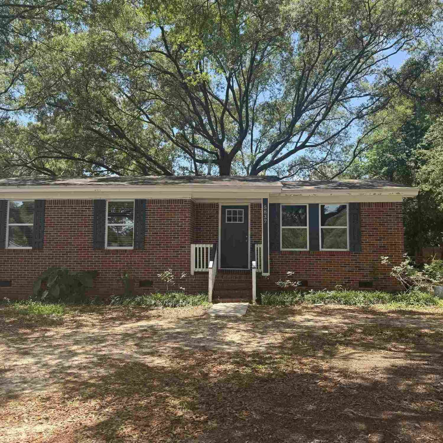 Homes For Rent - 5837 Berryhilll Rd<br/> Milton, FL 32570