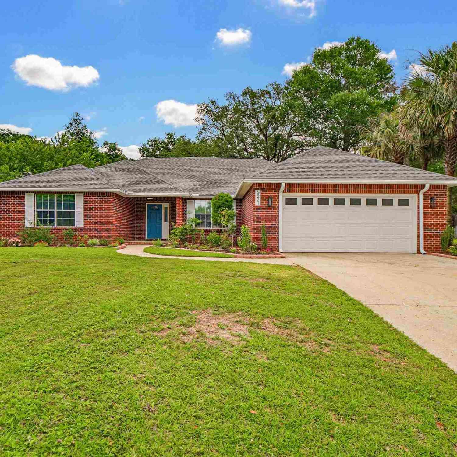 Homes For Sale - 6821 Cedar Lake Dr<br/> Pensacola, FL 32526