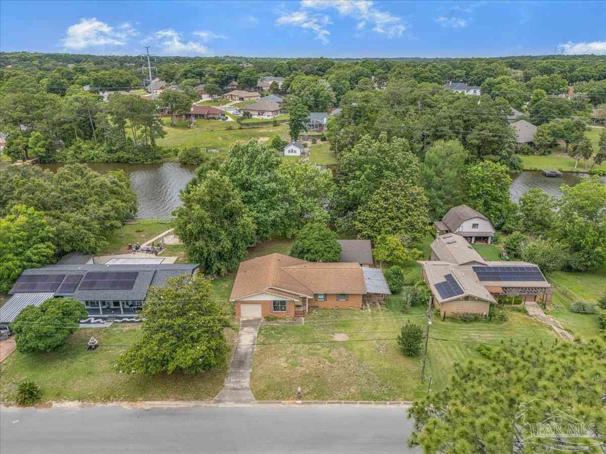 Homes For Sale - 6209 E Shore Dr<br/> Pensacola, FL 32505