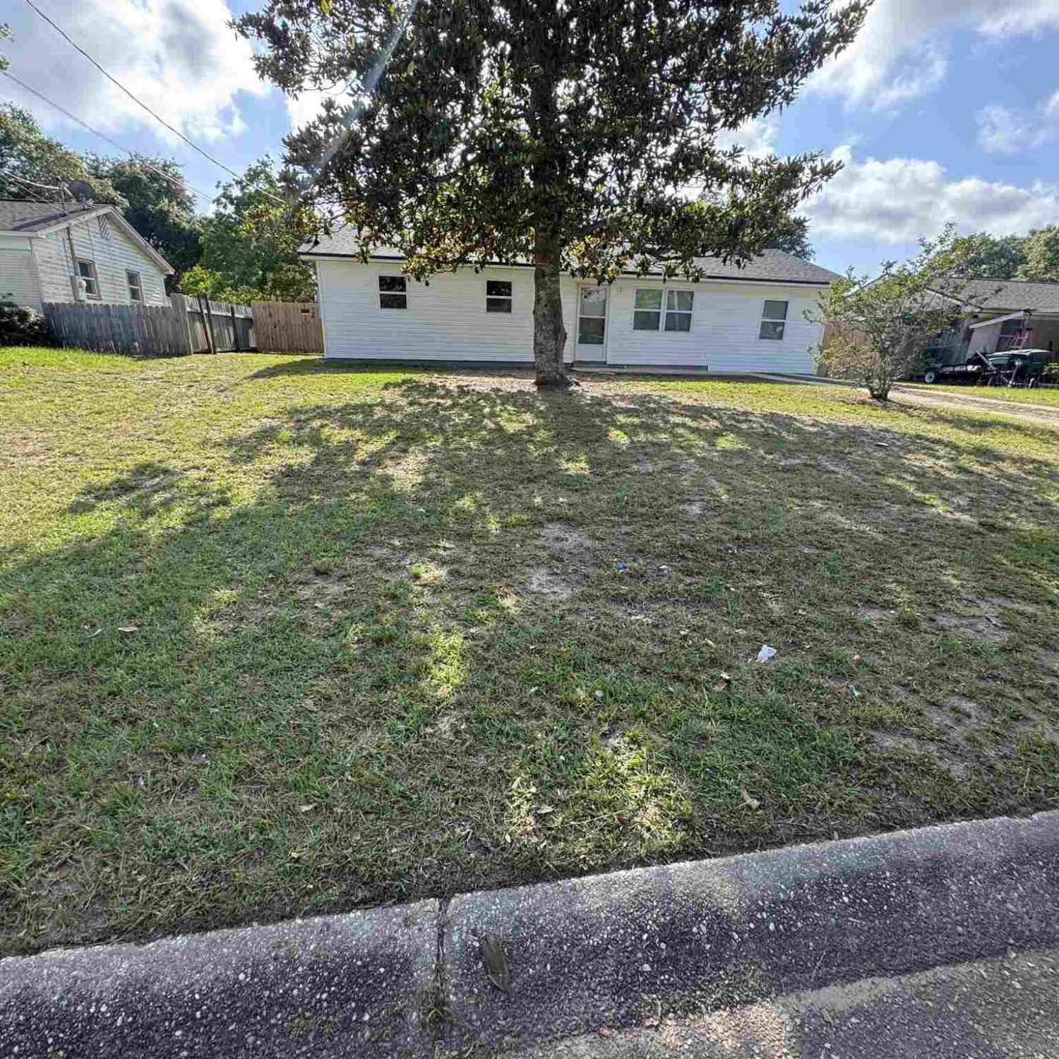 Homes For Sale - 7328 Sachem Rd<br/> Pensacola, FL 32506