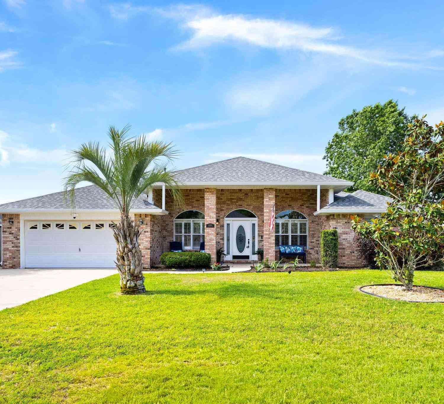 Homes For Sale - 4995 Choctaw Ave<br/> Pensacola, FL 32507