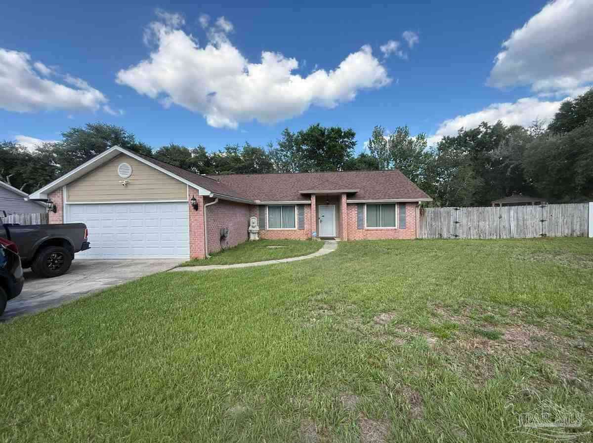 Homes For Sale - 2706 Woodbury Ct<br/> Navarre, FL 32566