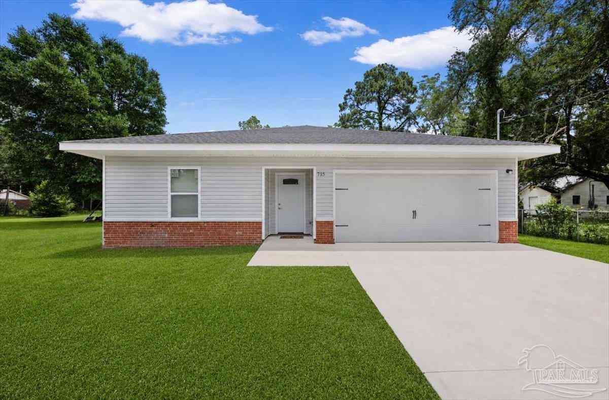 Homes For Sale - 715 Edwards St<br/> Pensacola, FL 32507