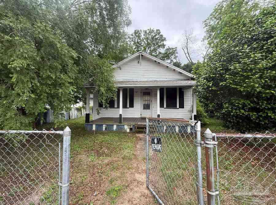 Homes For Sale - 3007 W Cervantes St<br/> Pensacola, FL 32505