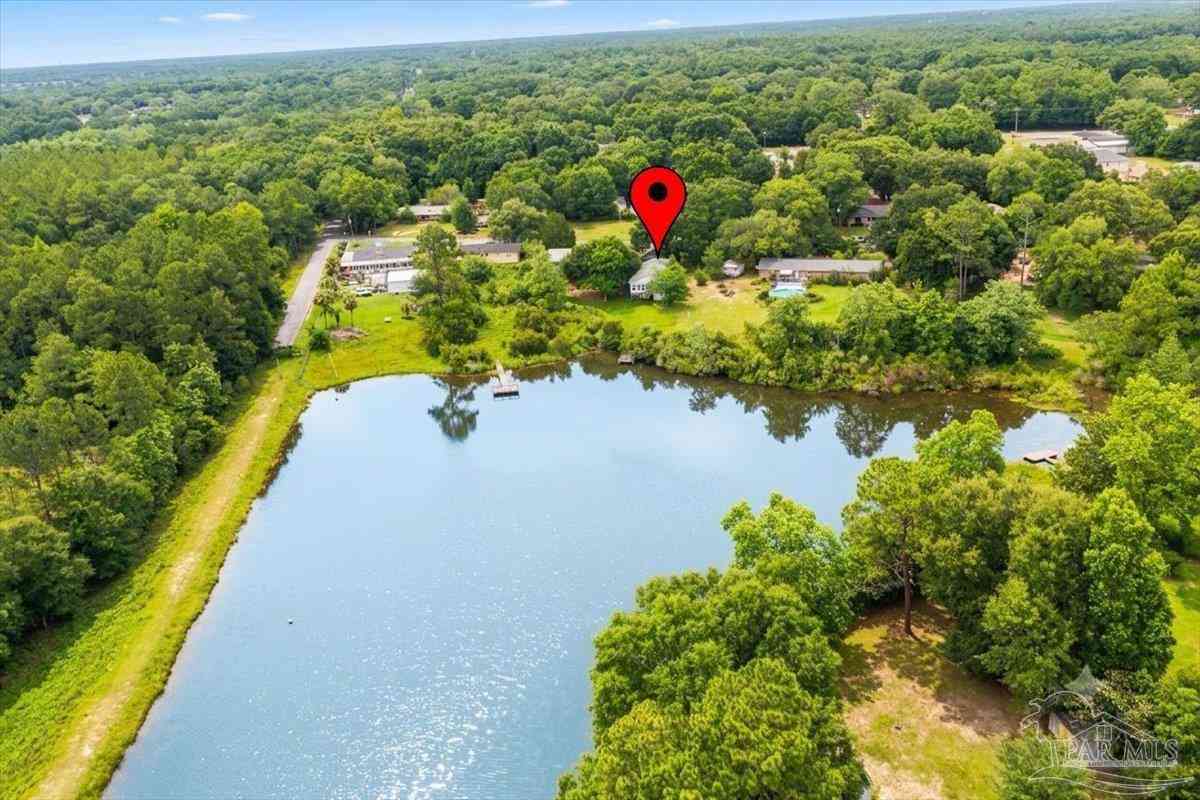 Homes For Sale - 5411 Pond View Dr<br/> Milton, FL 32570