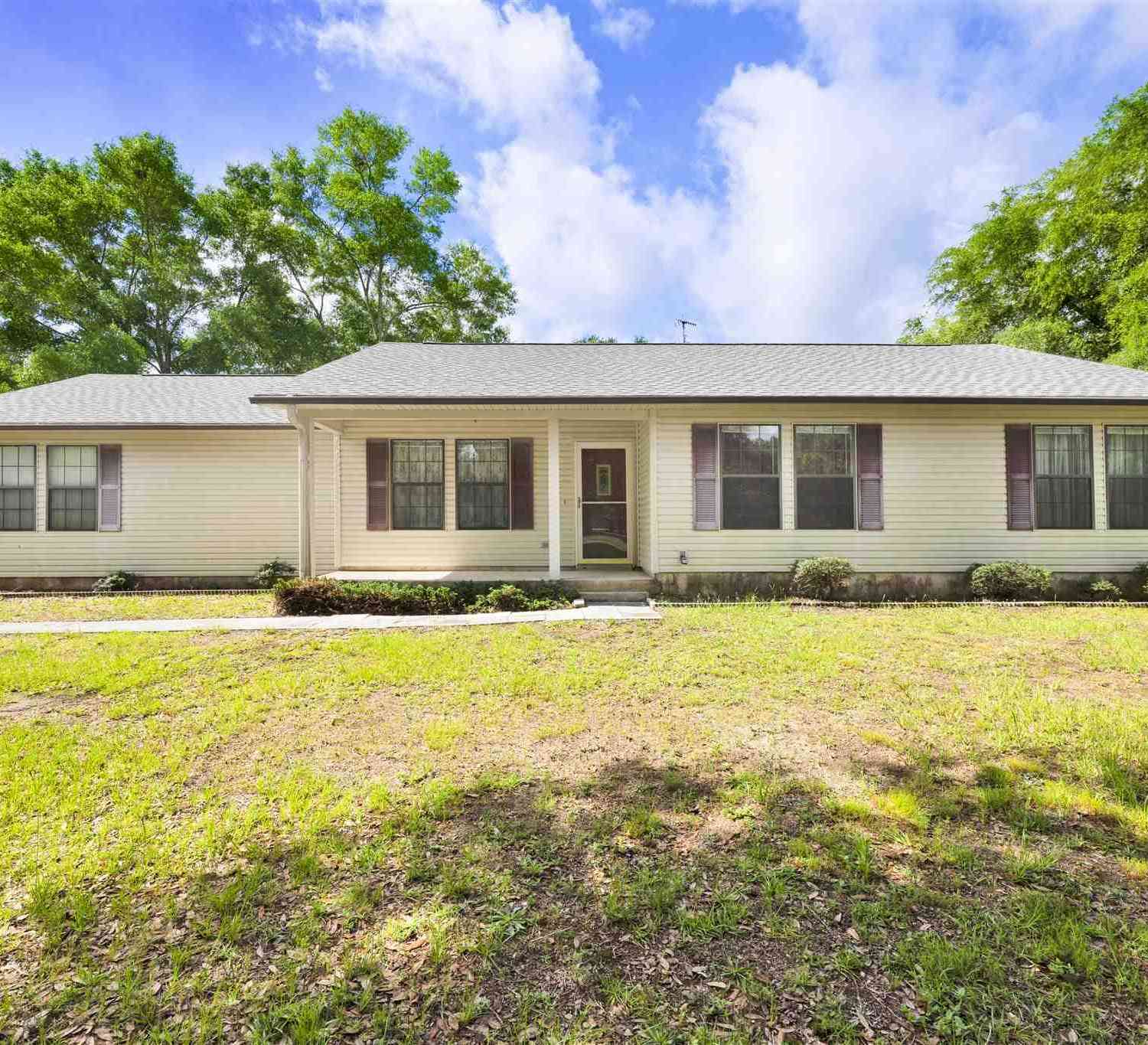 Homes For Sale - 5735 Eagle Dr<br/> Milton, FL 32570