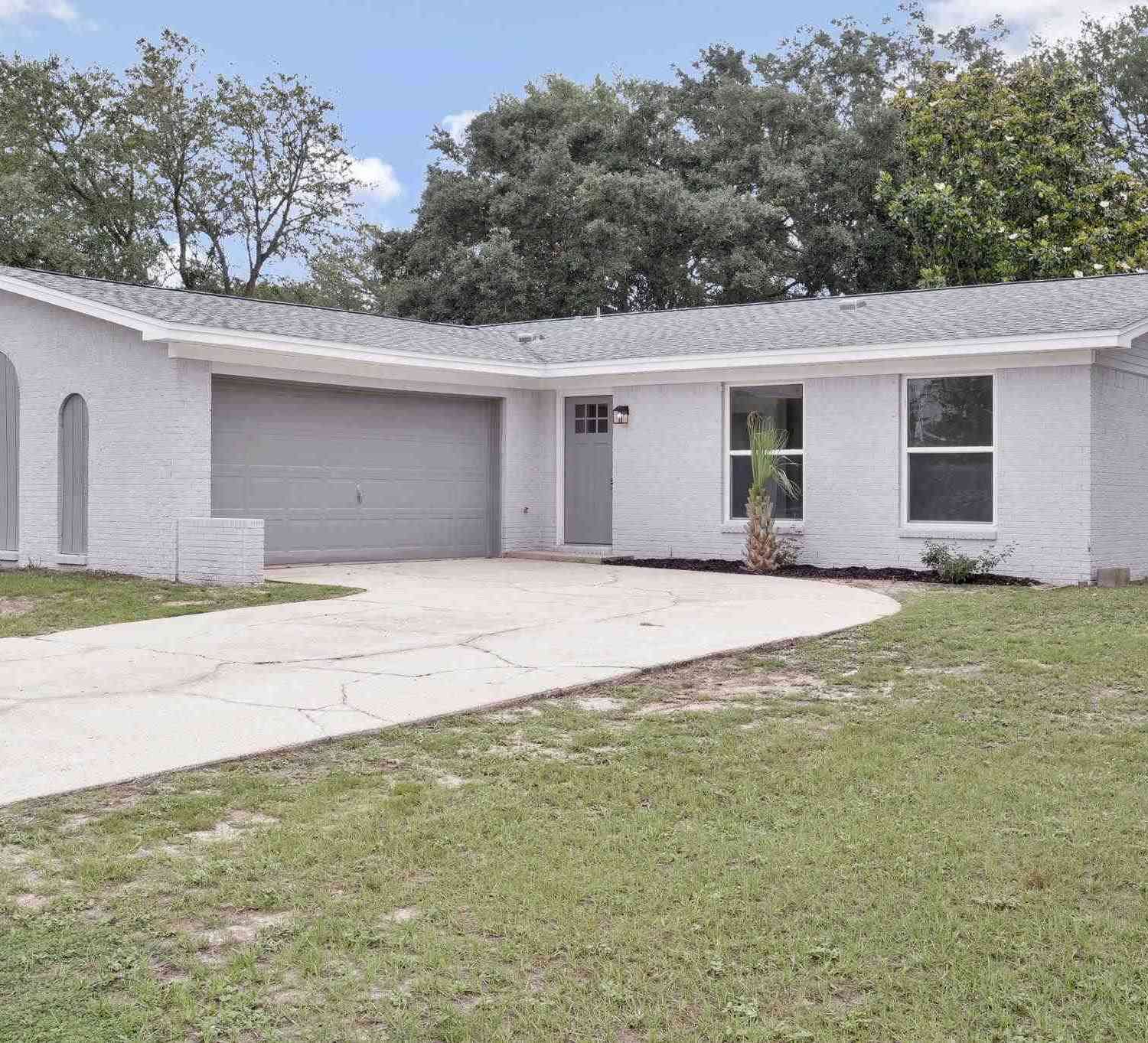Homes For Sale - 1378 Harvard Dr<br/> Gulf Breeze, FL 32563