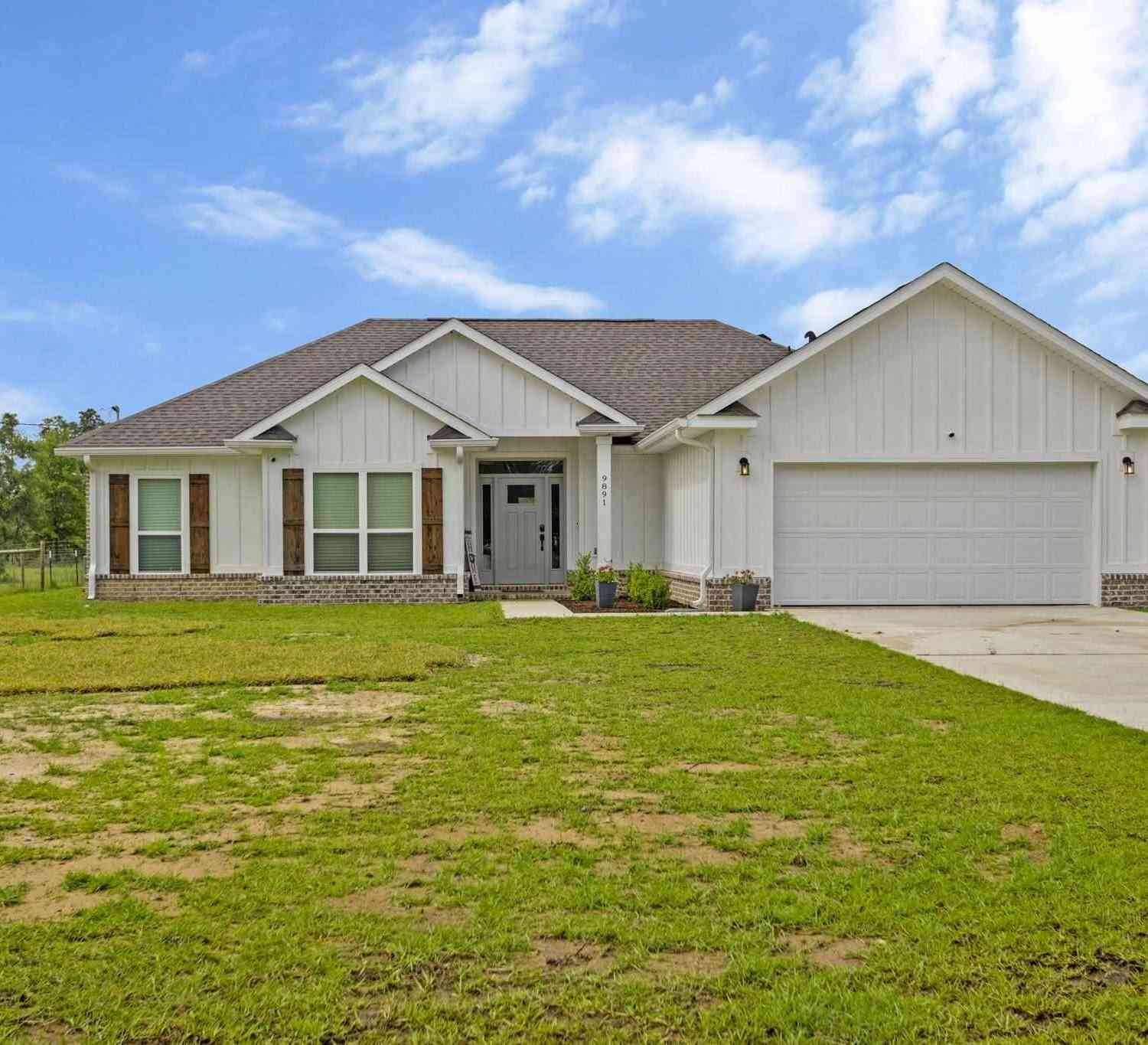 Homes For Sale - 9891 Shangri La West Rd<br/> Milton, FL 32583