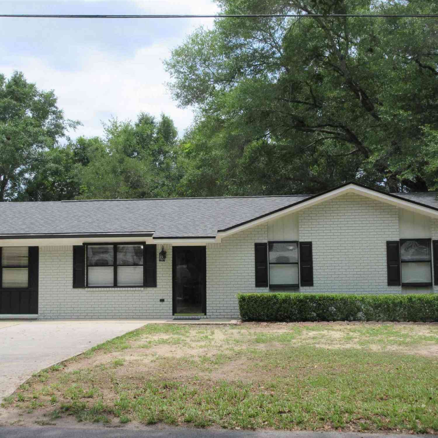 Homes For Sale - 5143 Oakleaf Dr<br/> Santa Rosa County, Pace, FL 32571