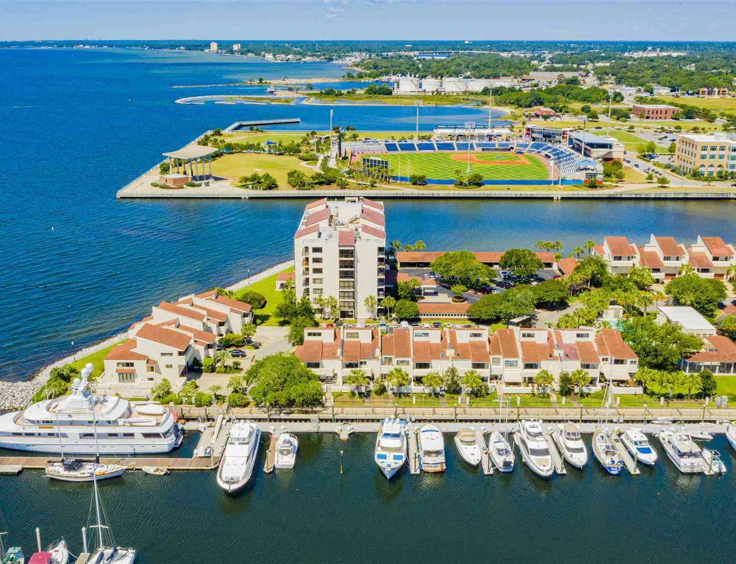 Homes For Sale - 4 Port Royal Way<br/> Pensacola, FL 32502