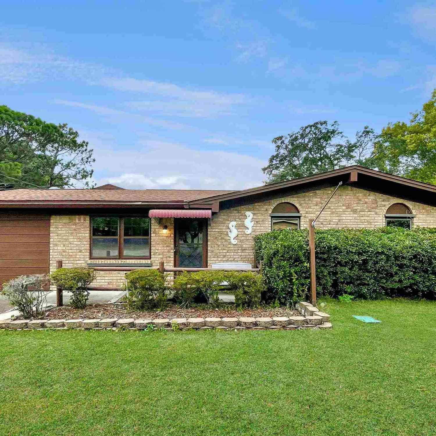 Homes For Sale - 2995 Newton Dr<br/> Pensacola, FL 32503