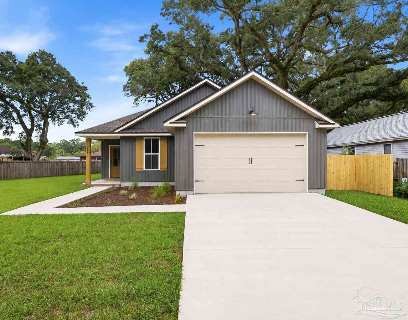 Homes For Sale - 228 Cherokee Trl<br/> Pensacola, FL 32506