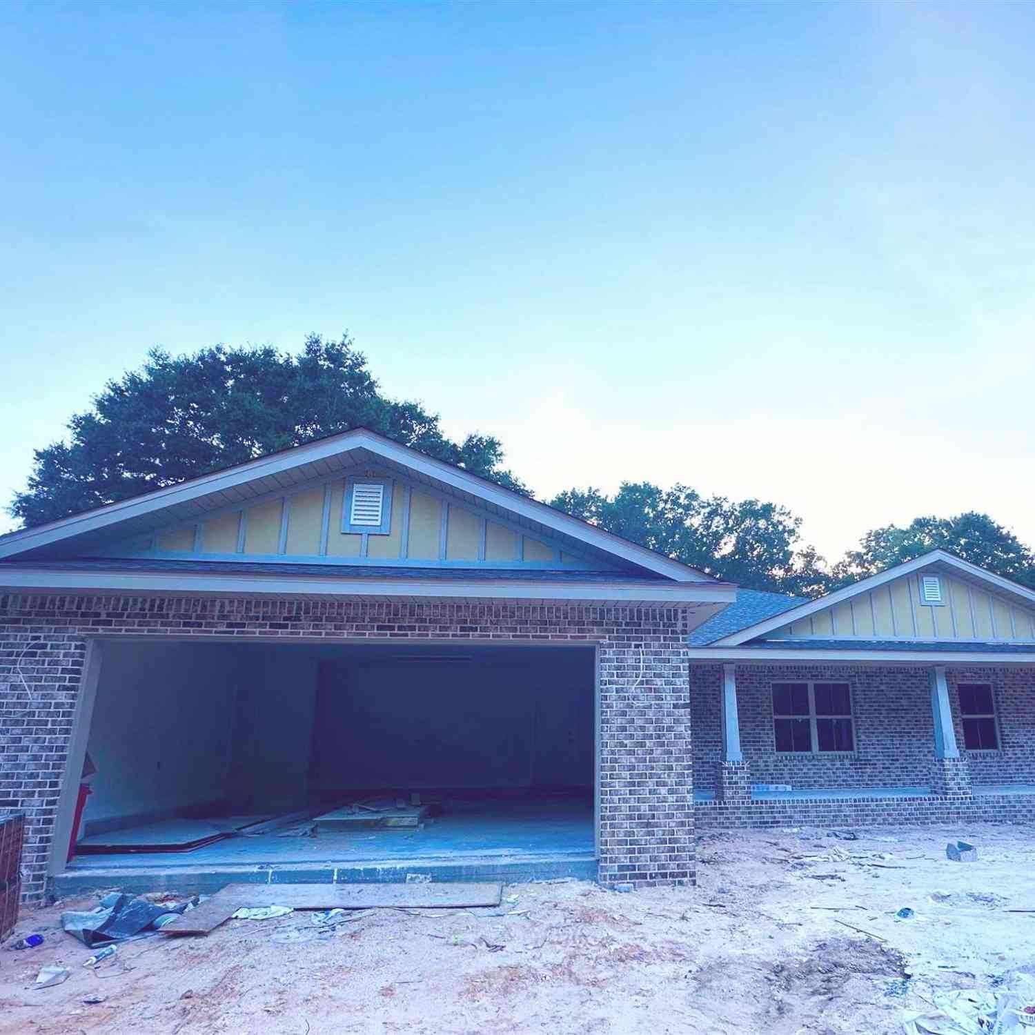 Homes For Sale - 5721 Lofty Pines Dr<br/> Milton, FL 32570