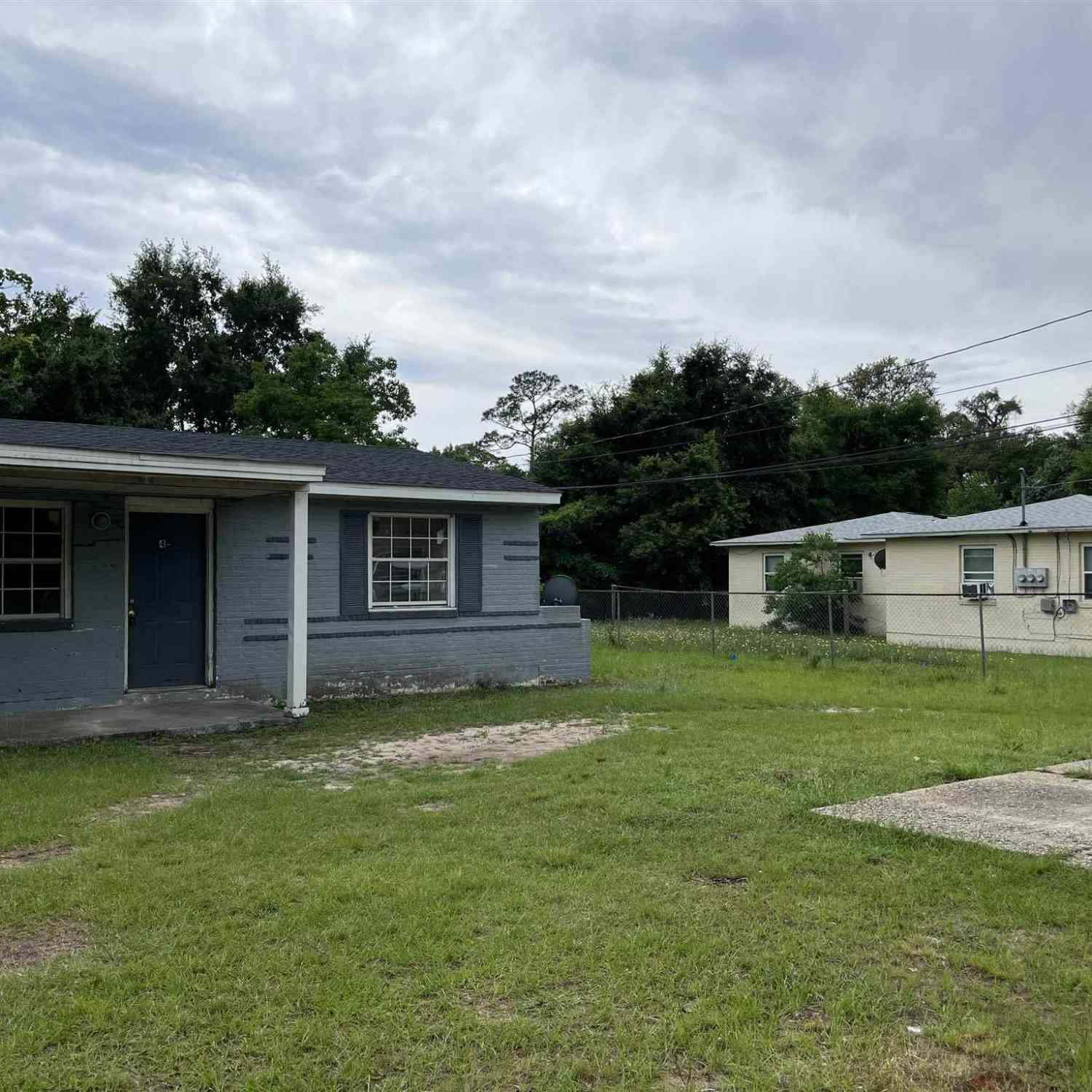 Homes For Rent - 4 Ellis Dr #B<br/> Pensacola, FL 32507