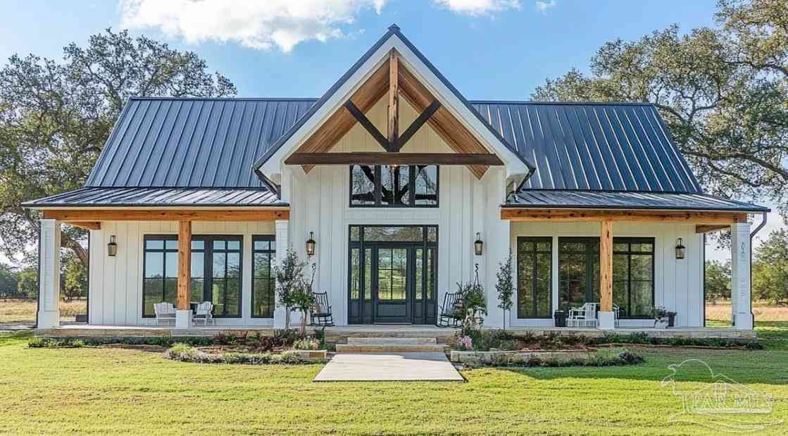 Homes For Sale - 8870 Farmhouse Ln<br/> Milton, FL 32570