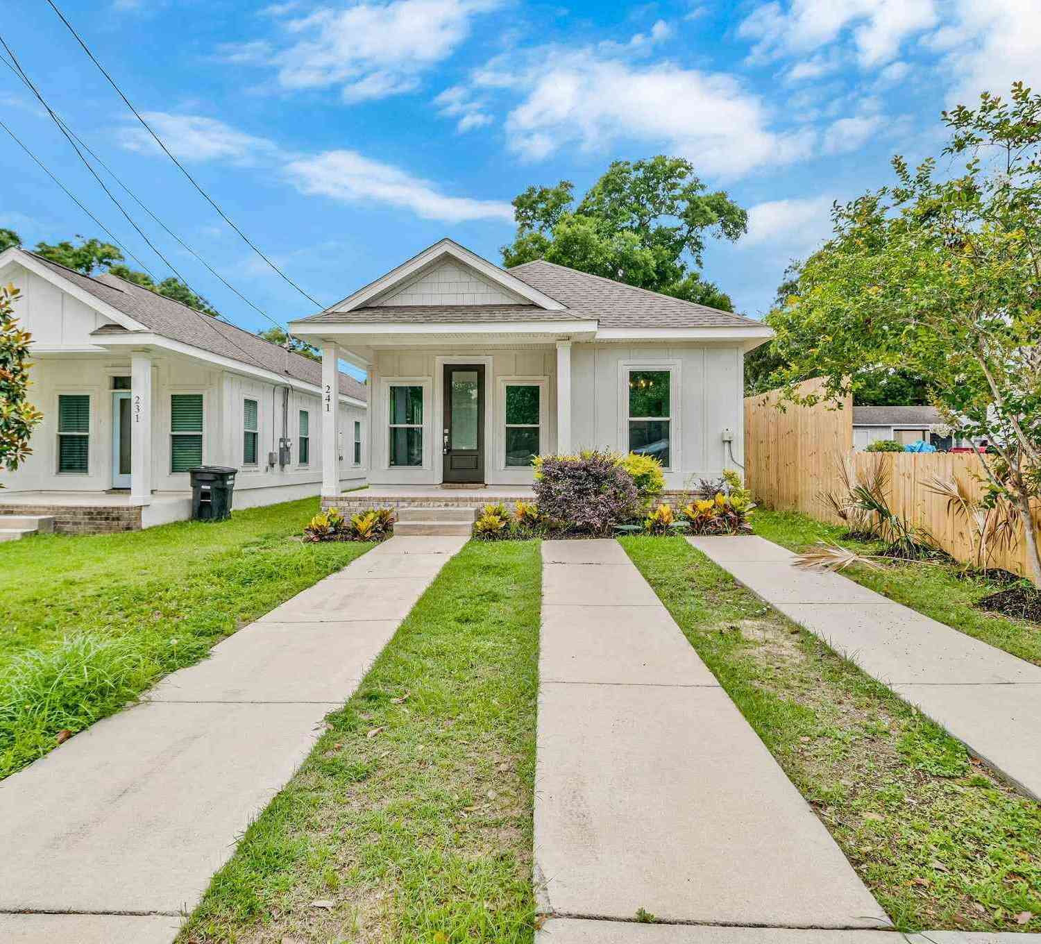 Homes For Sale - 241 N H St<br/> Pensacola, FL 32502