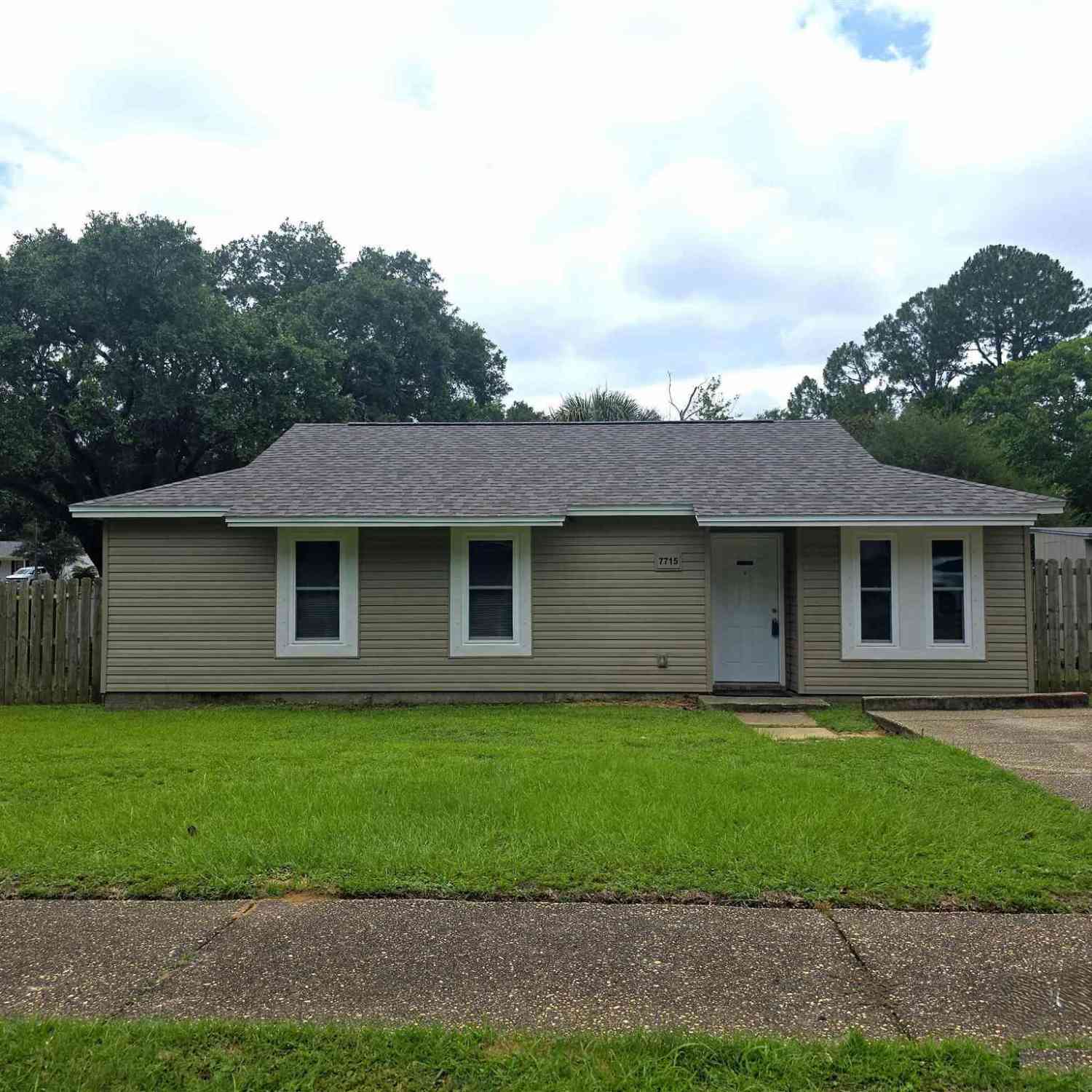 Homes For Sale - 7715 Brook Meadow Pl<br/> Pensacola, FL 32514