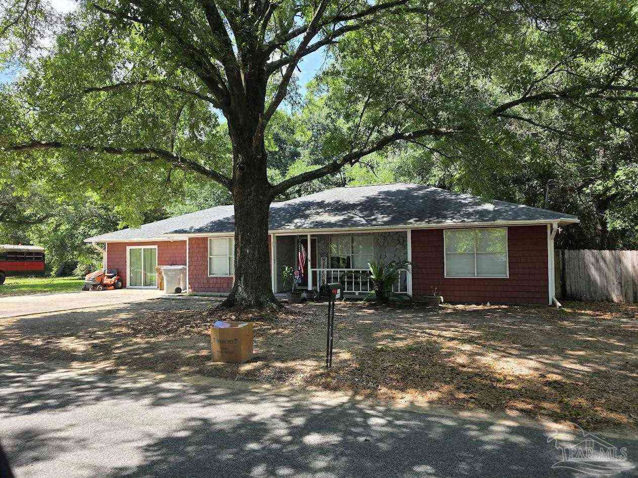 Homes For Sale - 6358 Dixie Rd<br/> Milton, FL 32570