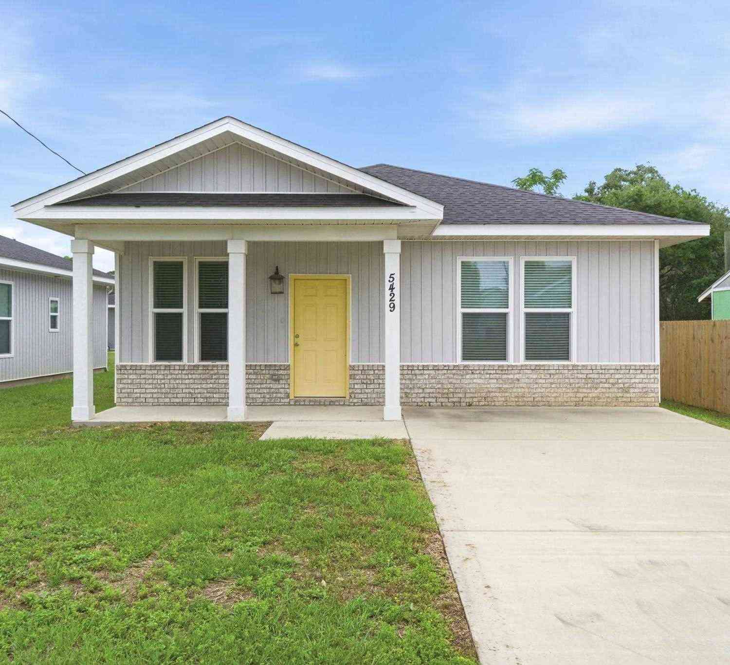 Homes For Sale - 5429 Statler Ave<br/> Pensacola, FL 32507