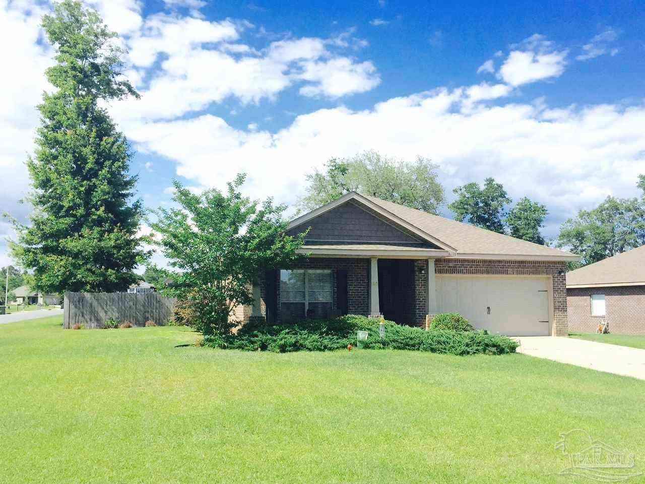 Homes For Rent - 6716 Barnwood Dr<br/> Milton, FL 32570