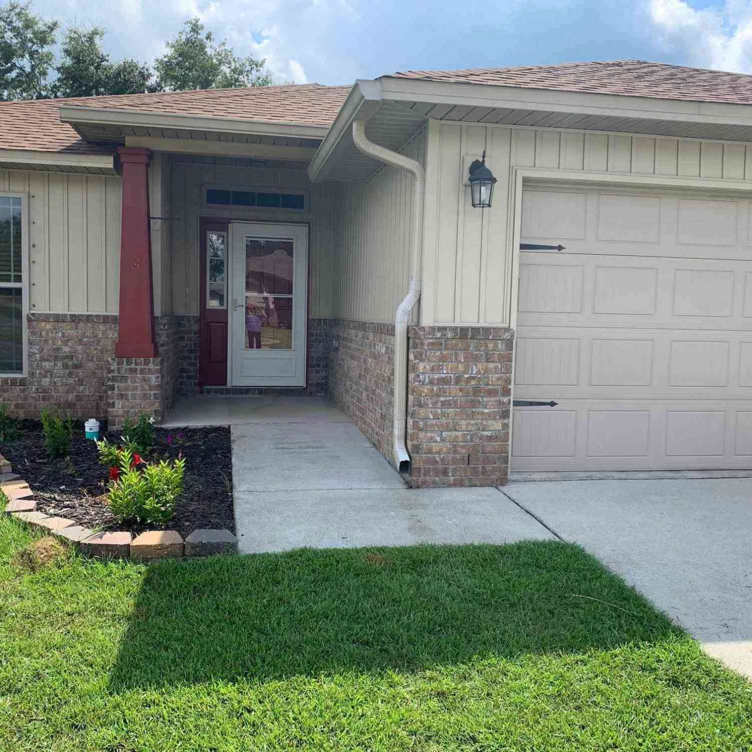 Homes For Rent - 5685 Peach Dr<br/> Pace, FL 32571