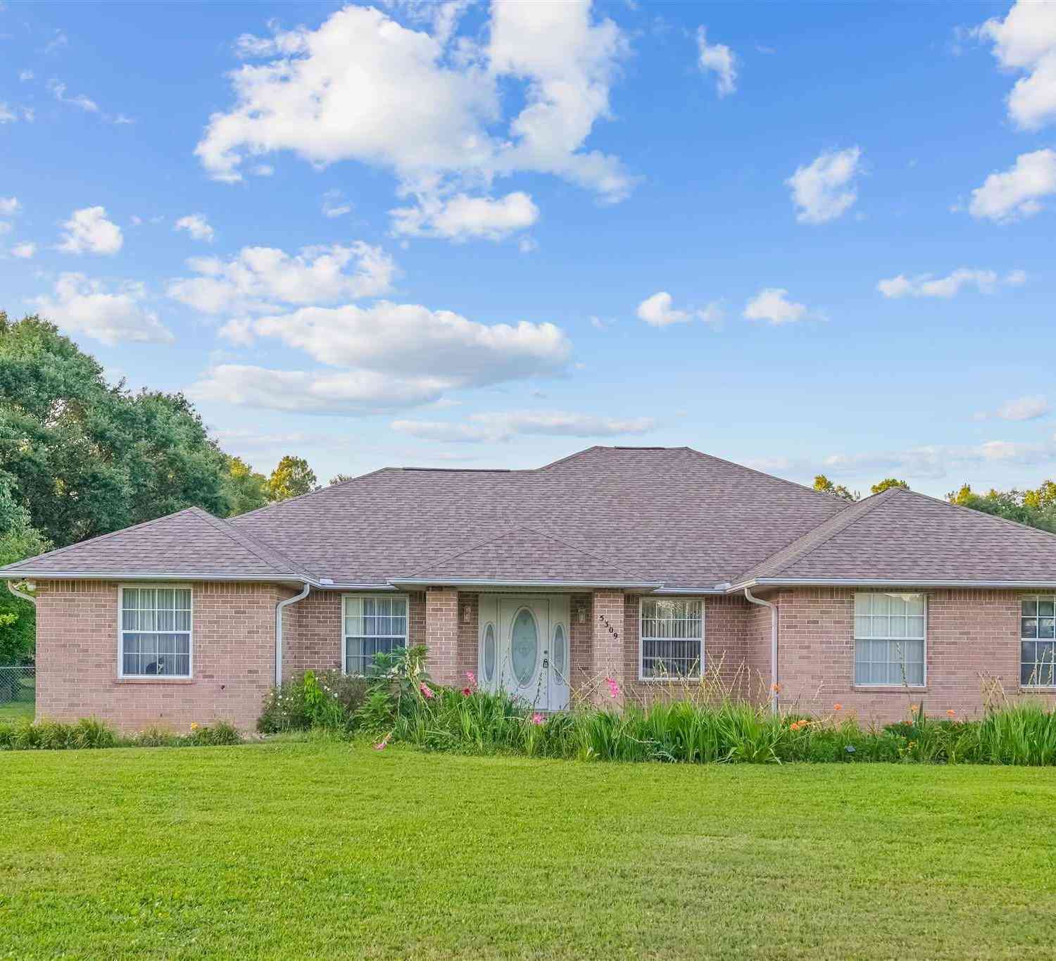 Homes For Sale - 5309 Morgan Ridge Dr<br/> Milton, FL 32570