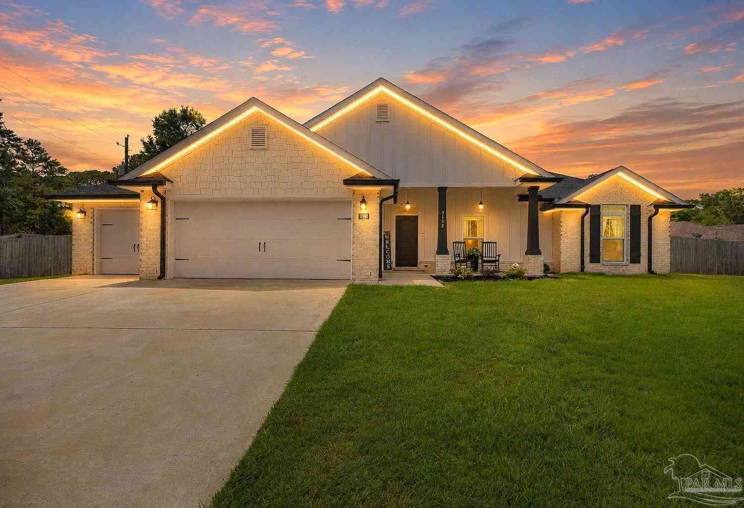 Homes For Sale - 3132 Lynn Dr<br/> Navarre, FL 32566