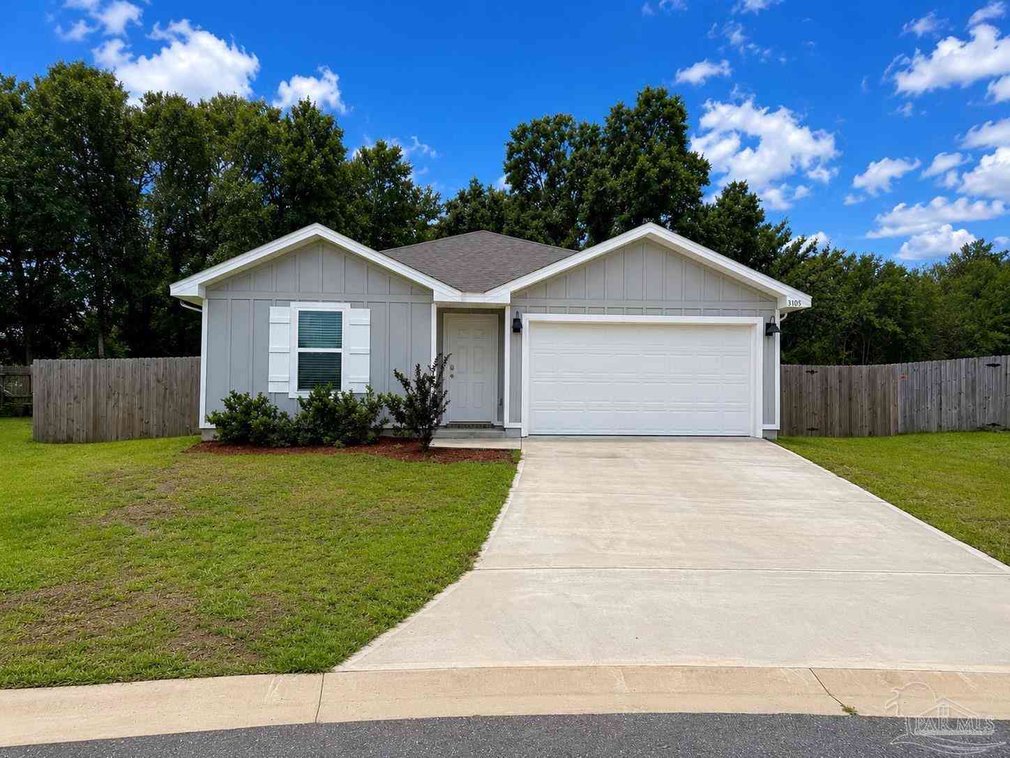 Homes For Sale - 3105 Tricia Cir<br/> Crestview, FL 32539