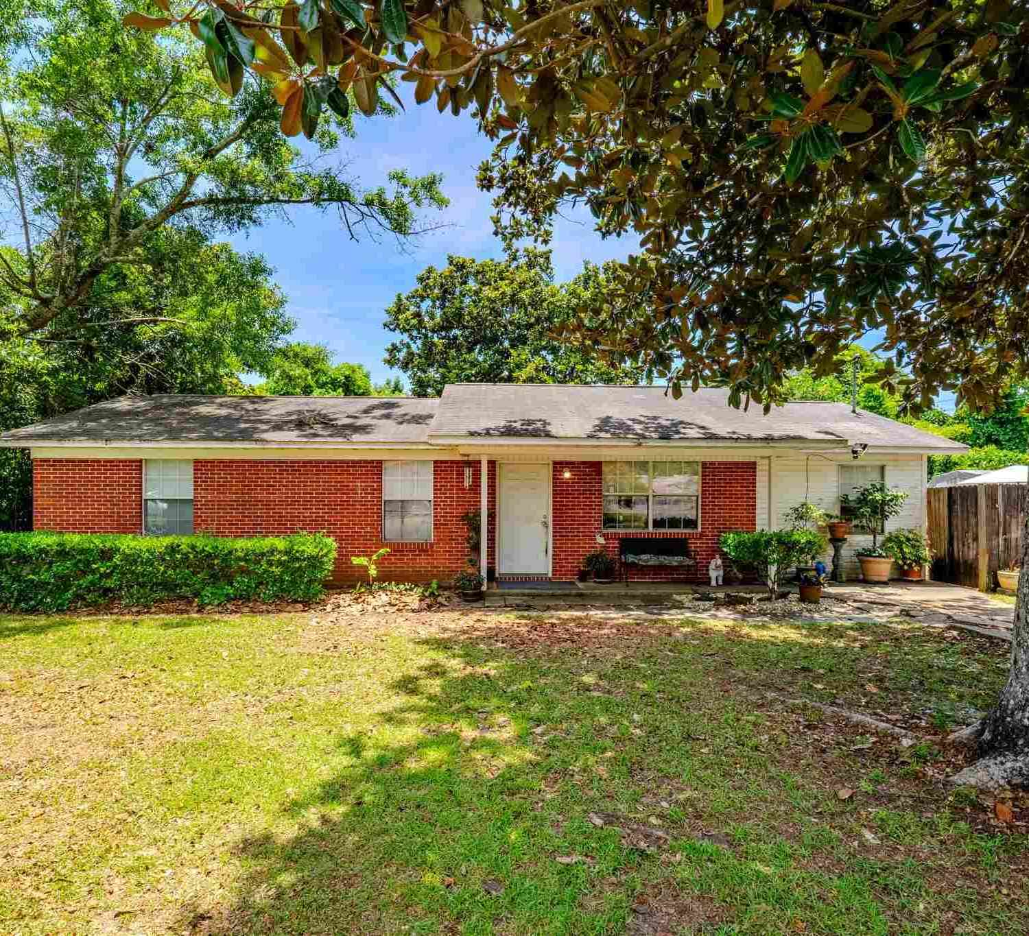 Homes For Sale - 3609 Empire St<br/> Pace, FL 32571