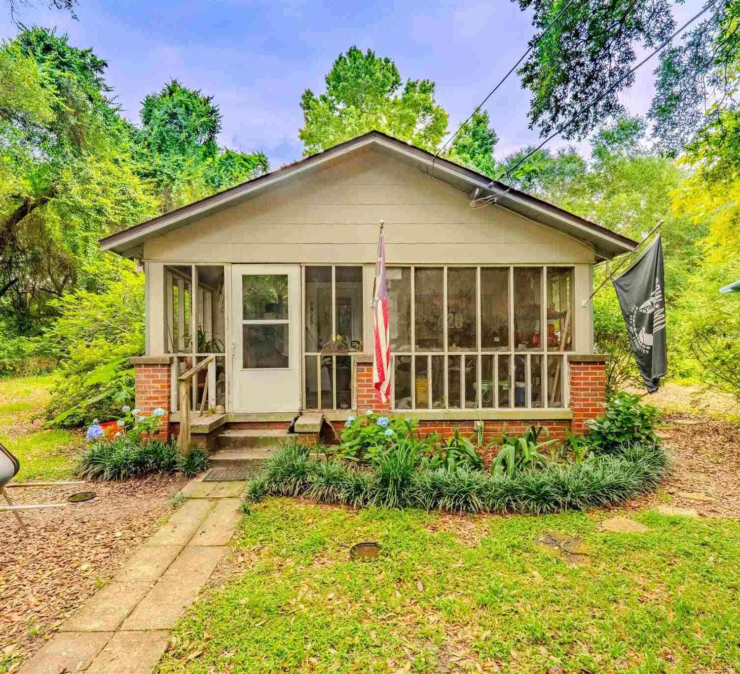 Homes For Sale - 8925 N Davis Hwy<br/> Pensacola, FL 32514