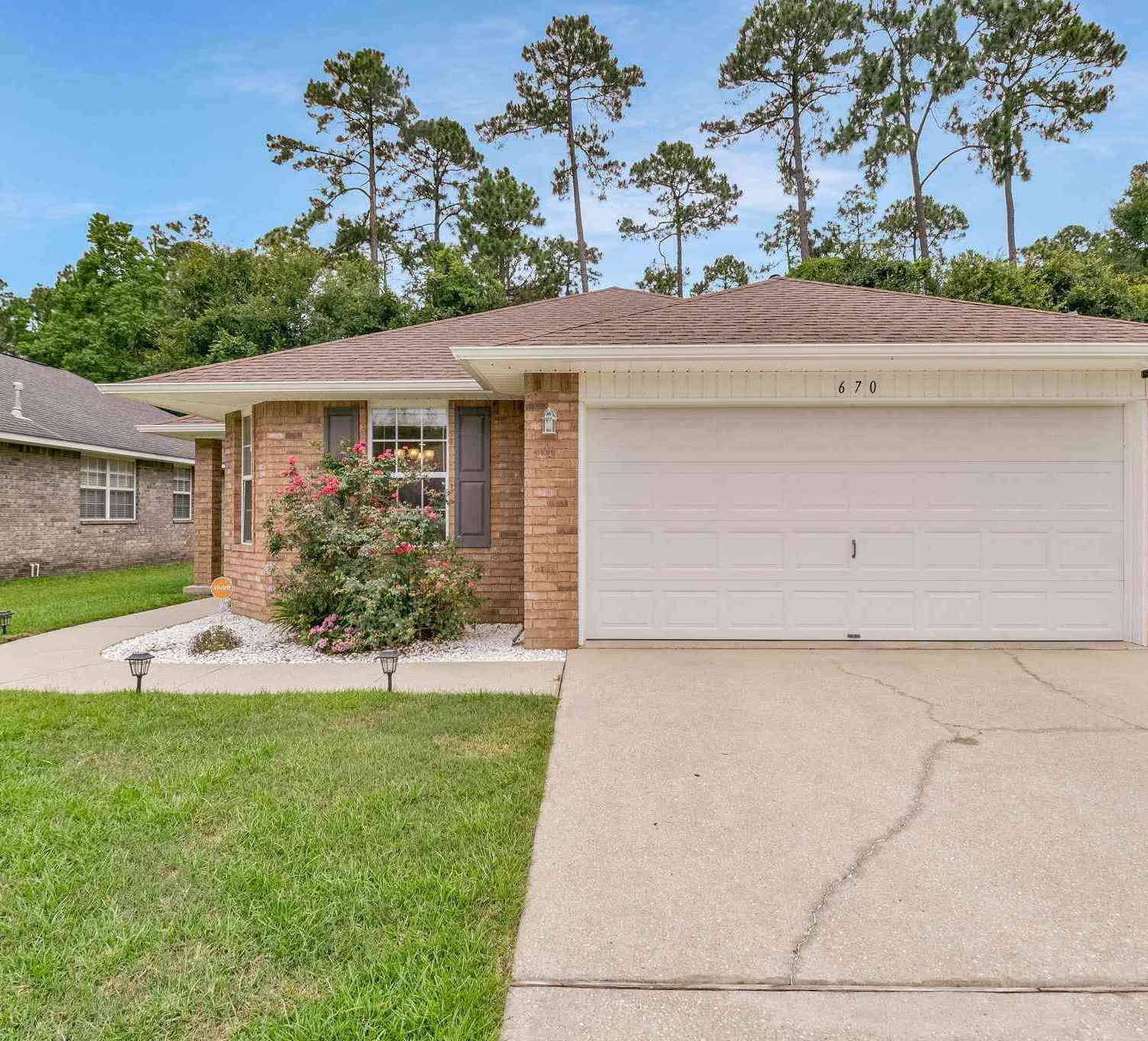 Homes For Sale - 670 Mozingo Ln<br/> Pensacola, FL 32514