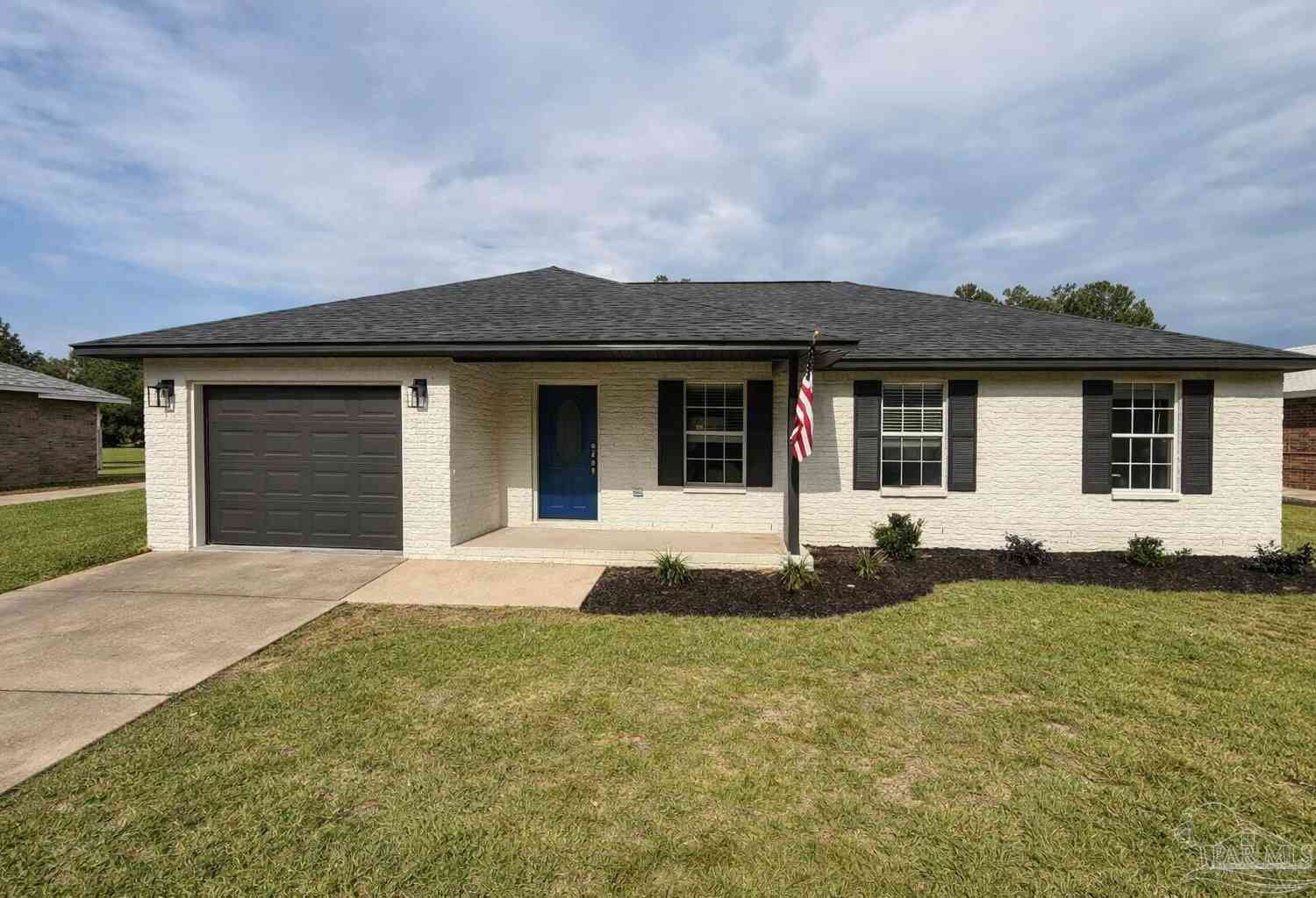 Homes For Sale - 5386 Traci Dr<br/> Milton, FL 32583